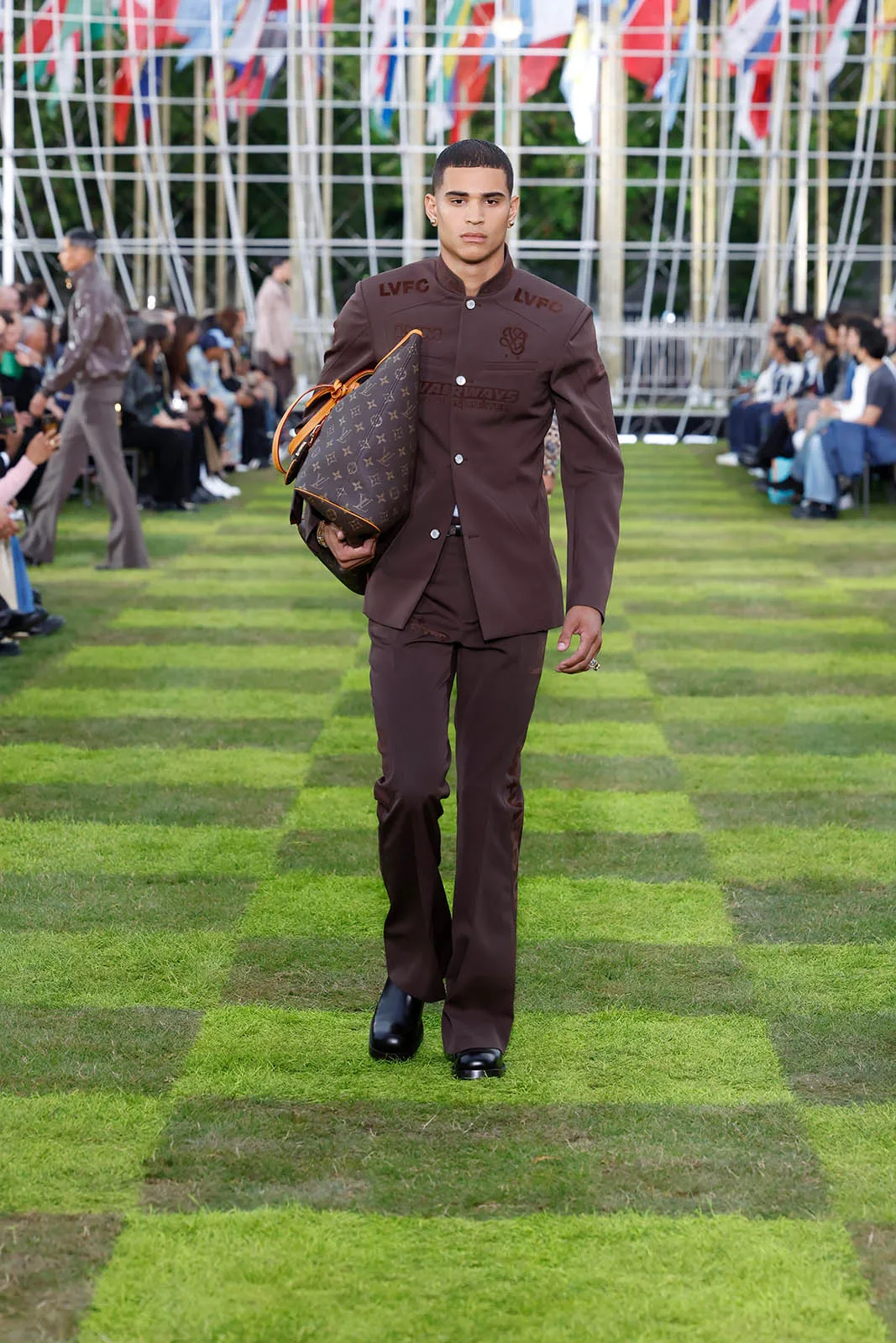 LOUIS-VUITTON-SPRING-SUMMER-2025_7.jpg