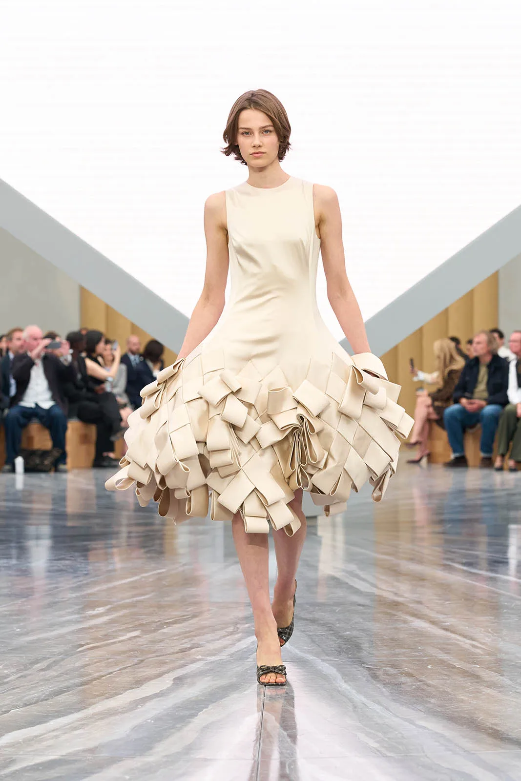 DIOR_W_RTW_SS26_7
