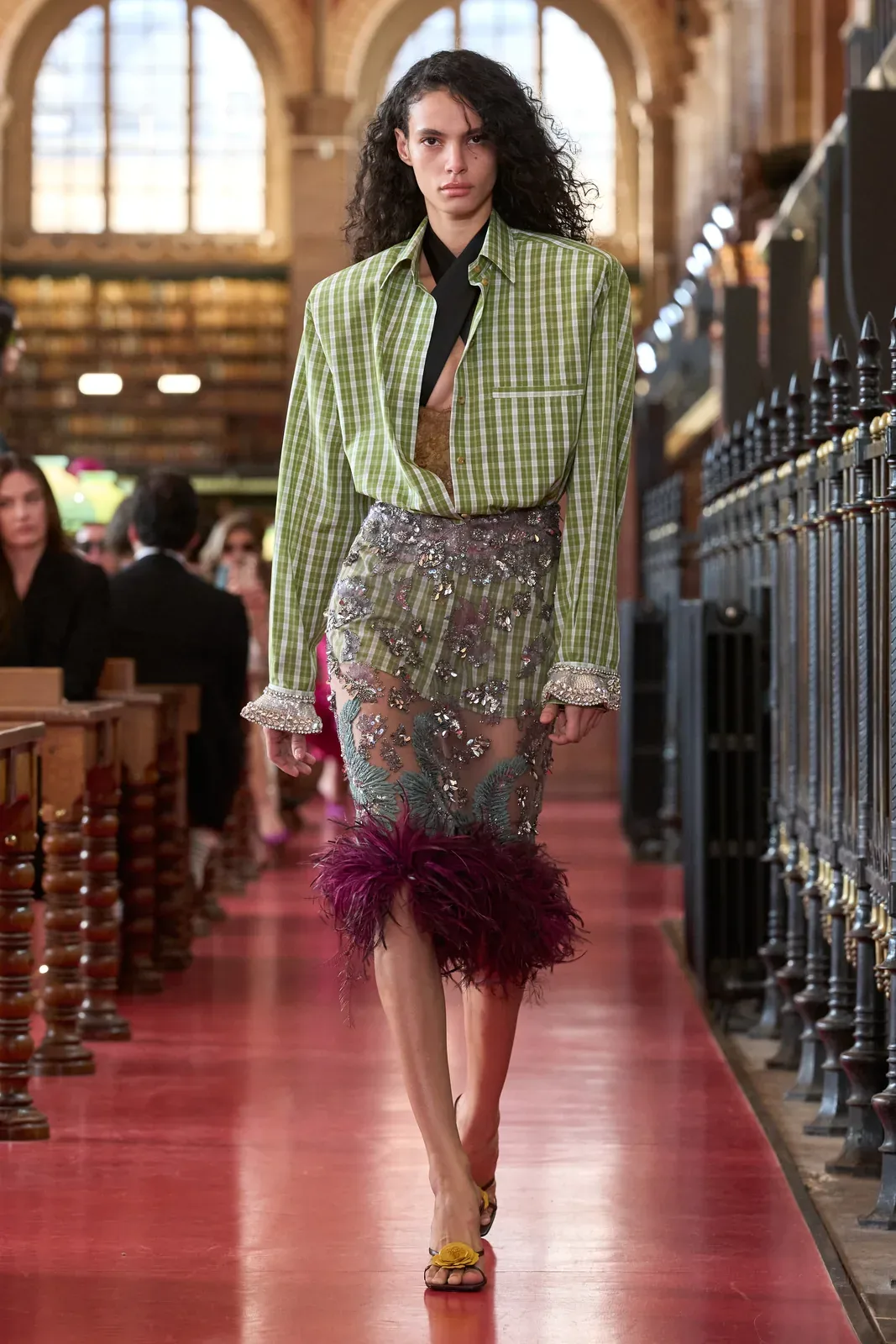 metal-valentino-ss27-30