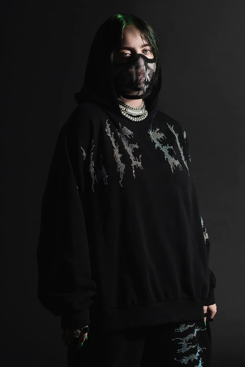 Billie Eilish Bershka Metalmagazine4