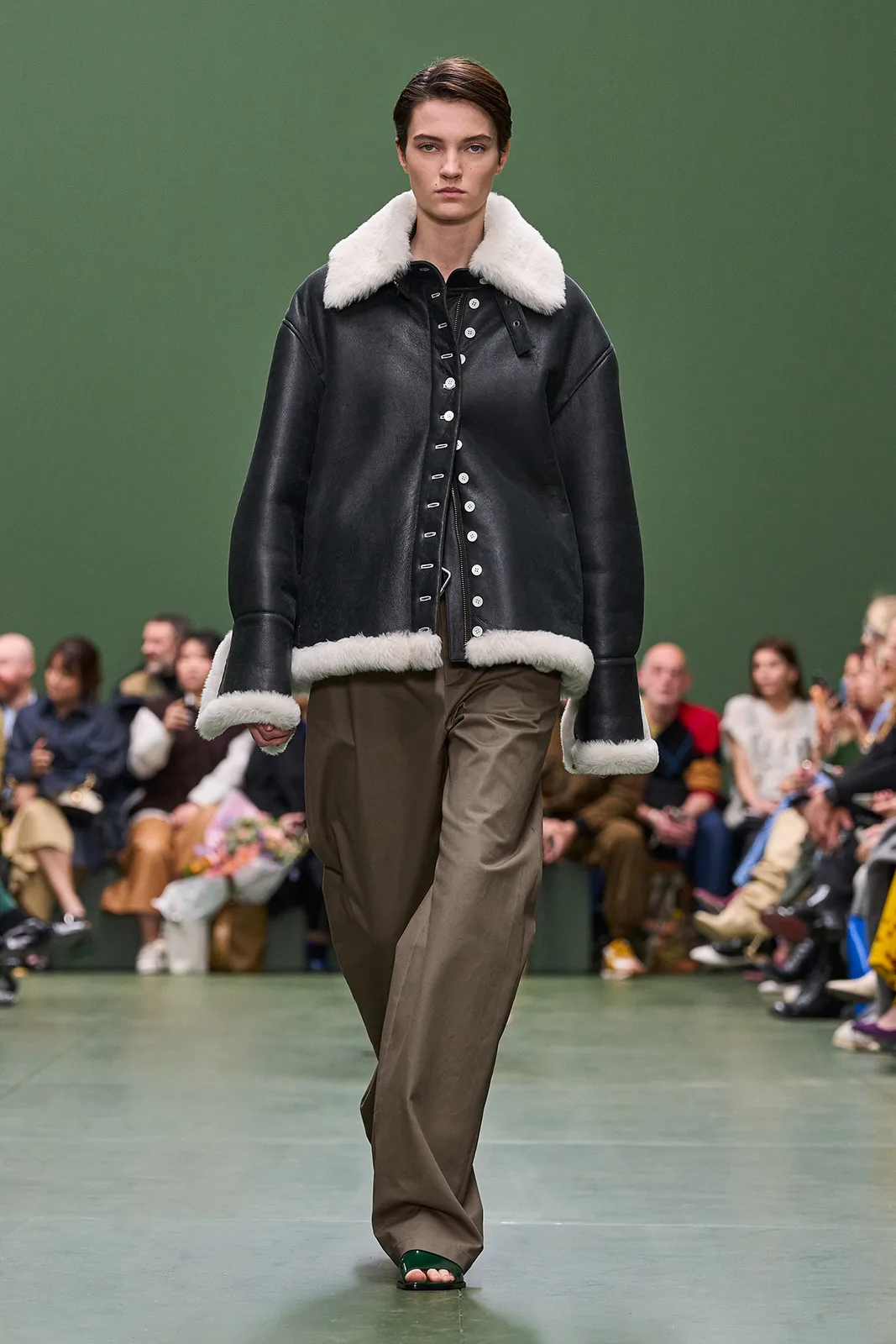LOEWE_FW24_WW_SHOW_RUNWAY_49