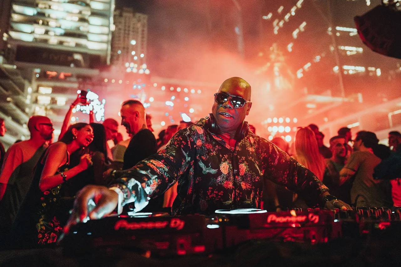 FIVE-LUXE_Pacha-ICONS_Carl-Cox_2
