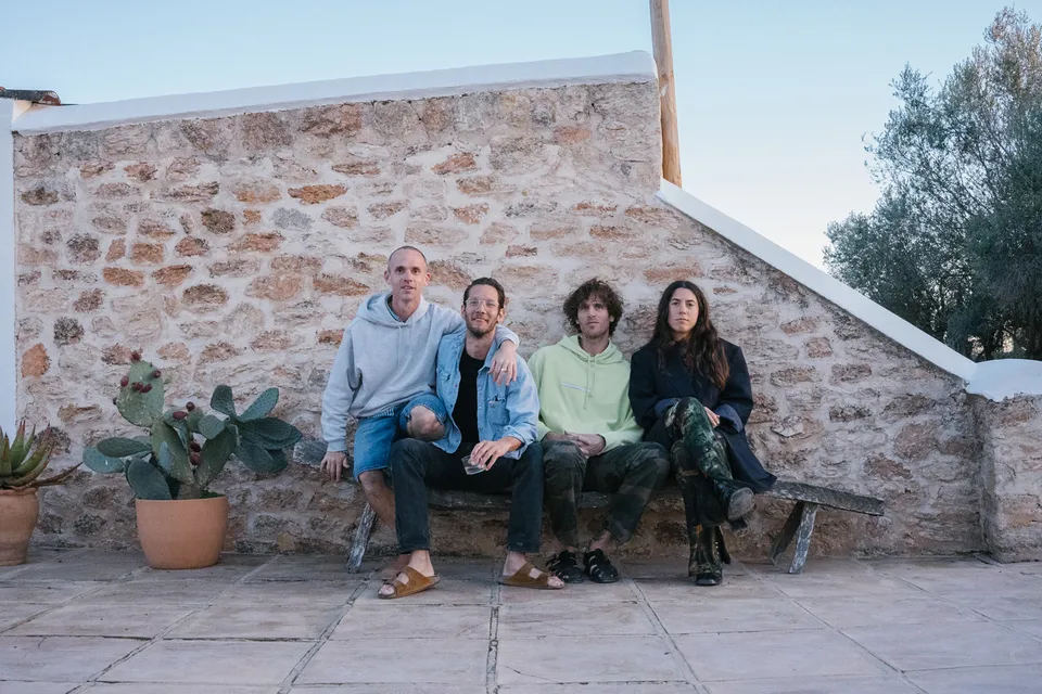 Las Cicadas: John Fou, Nicolas Momein & Romain Sarrot