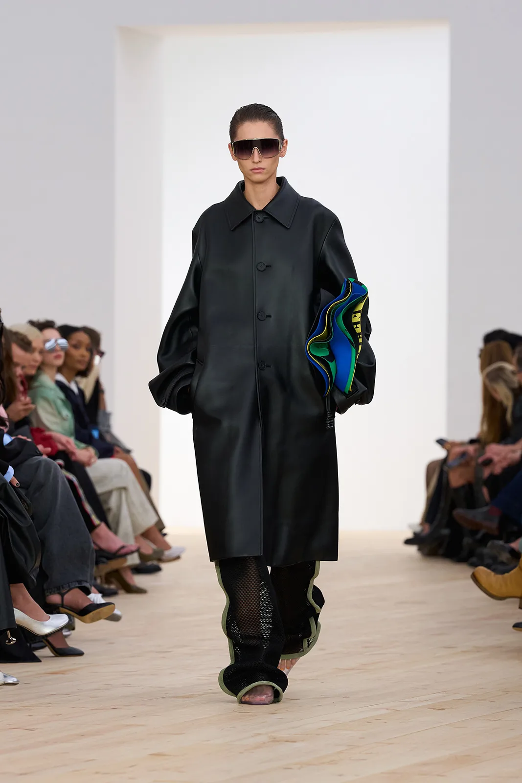 LOEWE_-SS26_WW_SHOW_RUNWAY_30