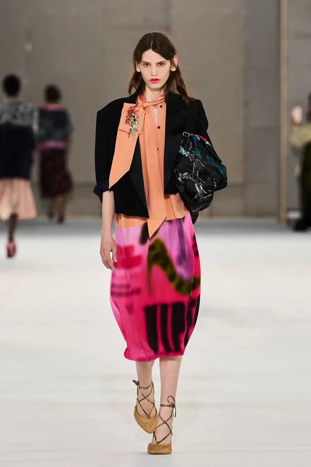 metal-dries-van-noten-ss27-43