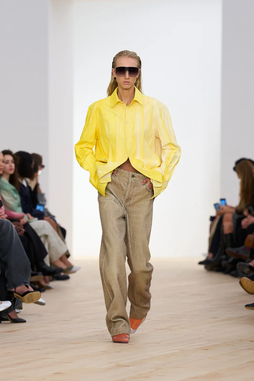 LOEWE_-SS26_WW_SHOW_RUNWAY_5