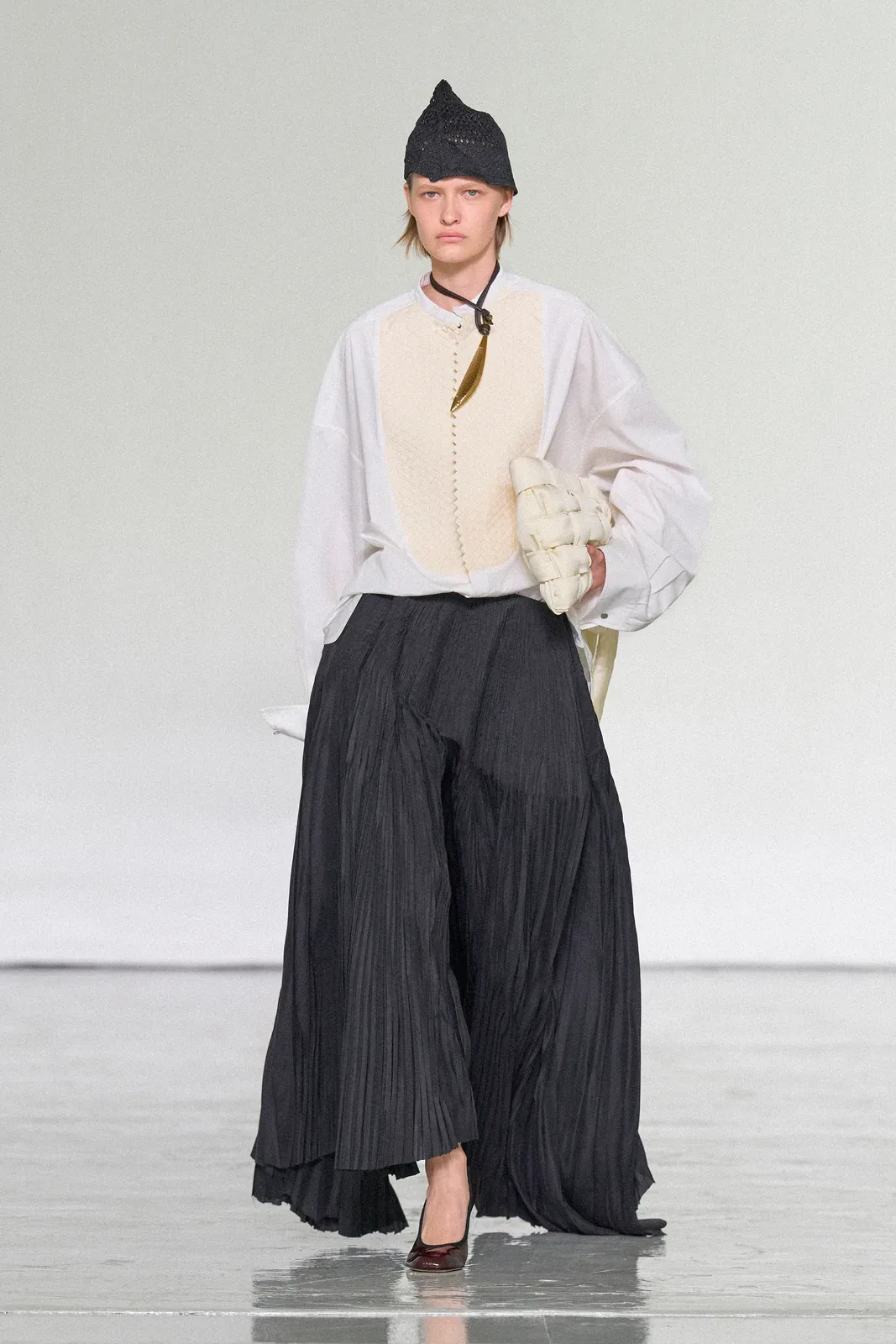 metal-bottega-veneta-ss-2027-35.webp
