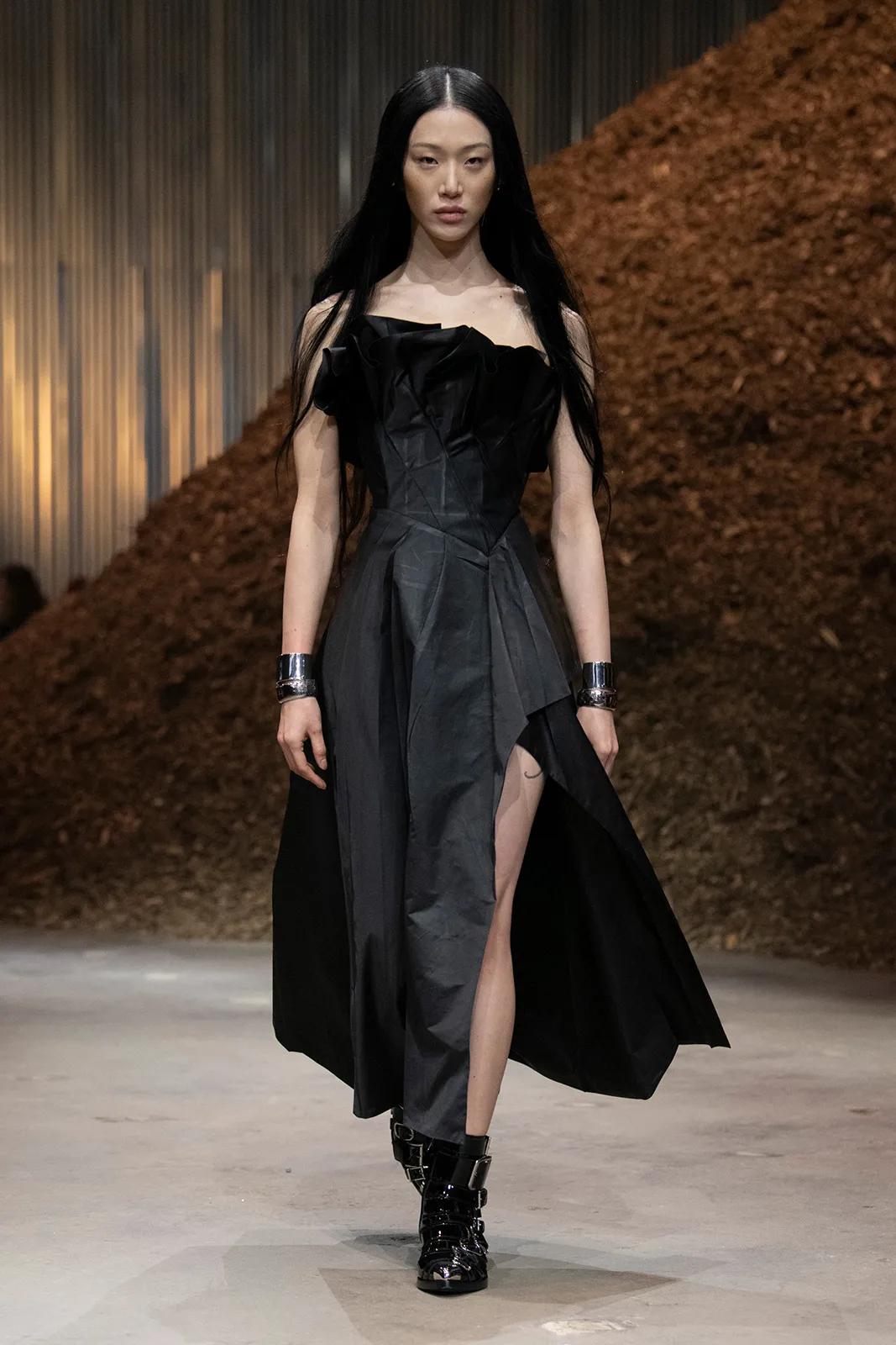 Alexander Mc Queen Fw 2022 Metalmagazine 20