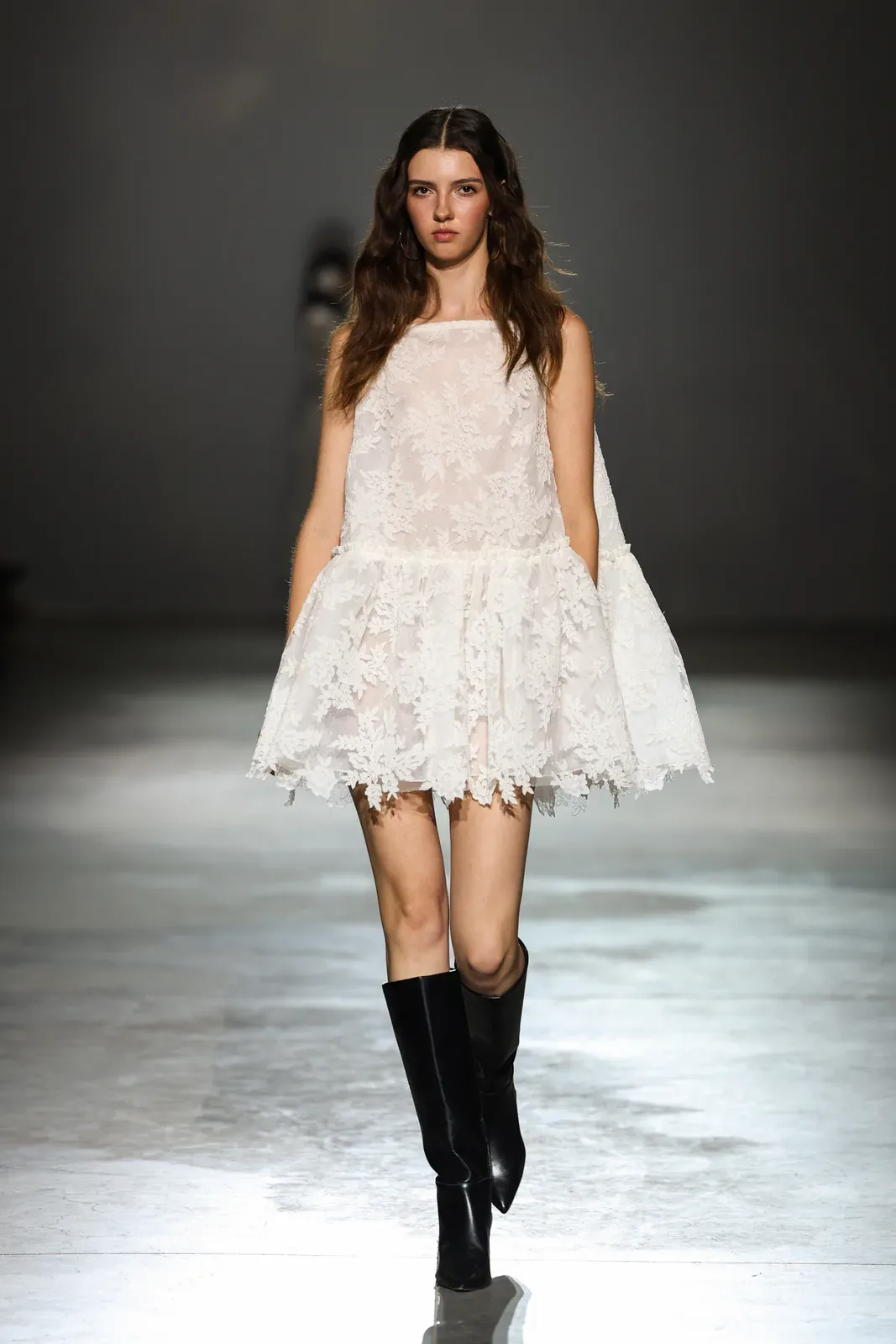 metal-ukrainian-fashion-week-ss27-03.webp