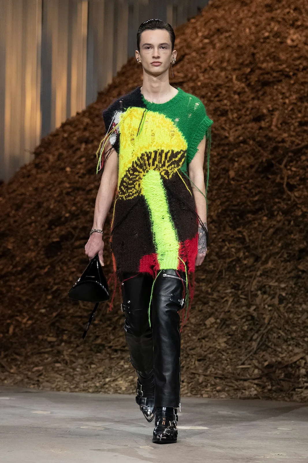 Alexander Mc Queen Fw 2022 Metalmagazine 24