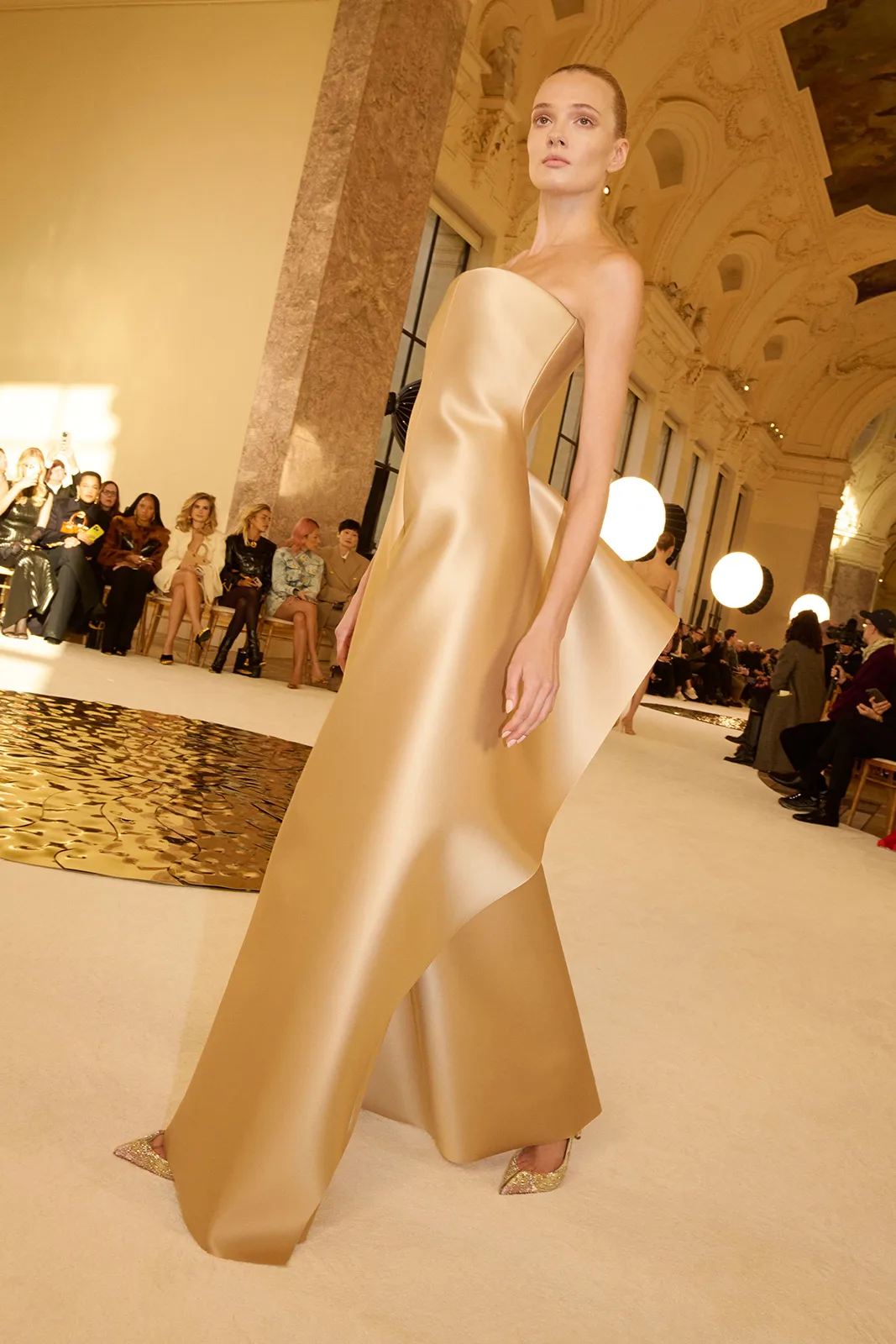 SCHIAPARELLI_HCSS25_LOOK8