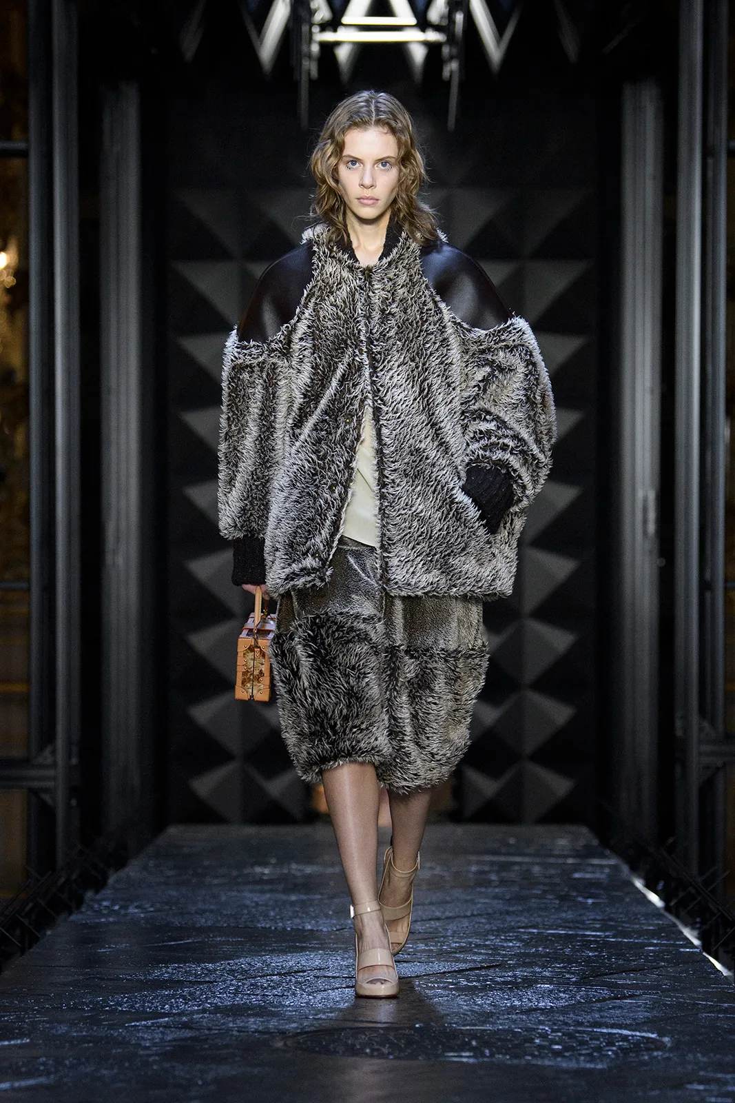 Louis Vuitton F W2324 Look 37