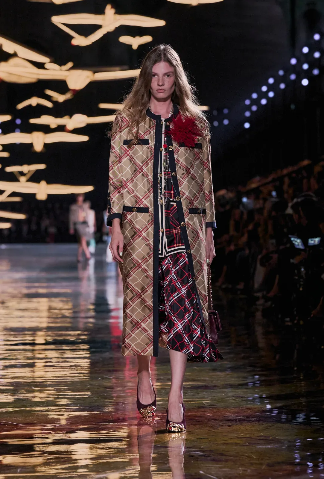 metal-chanel-ss27-37