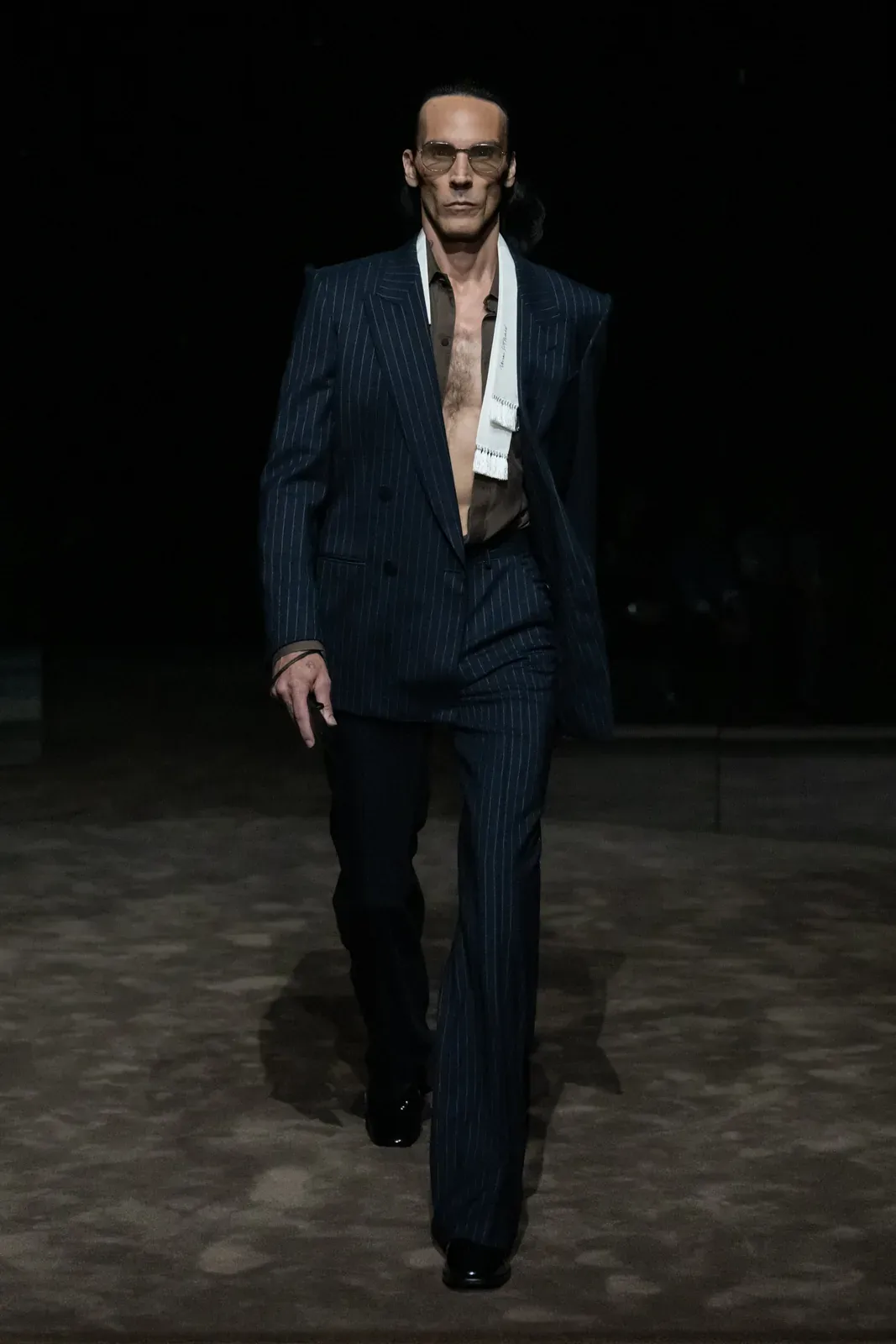 metal-tom-ford-ss27-02
