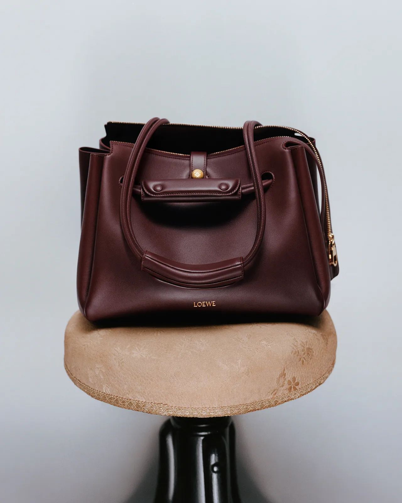 LOEWE_SS25_SHOW_ONLINE_STORIES_STILL_LIFE_sRGB_CROPPED_4x5_13