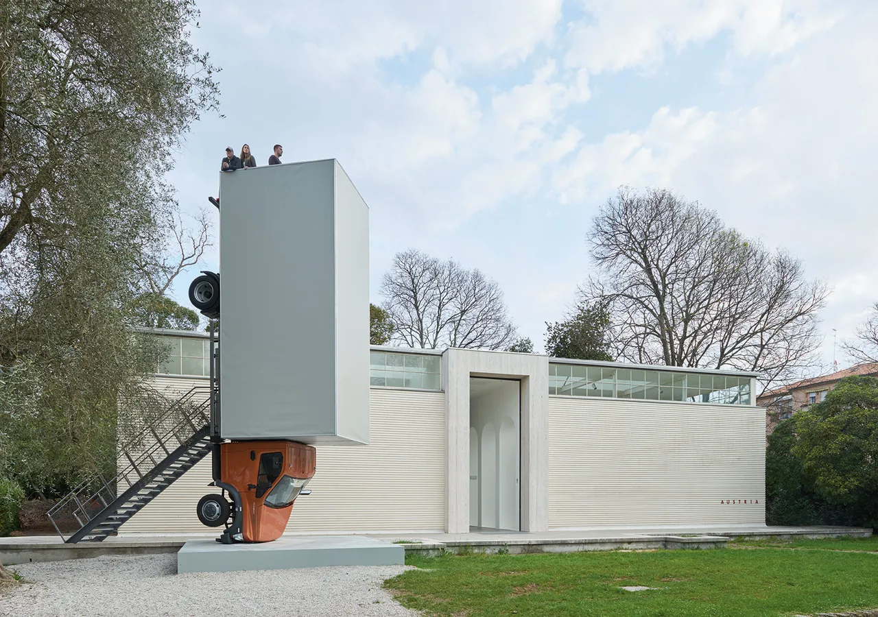Erwin Wurm Metalmagazine 6