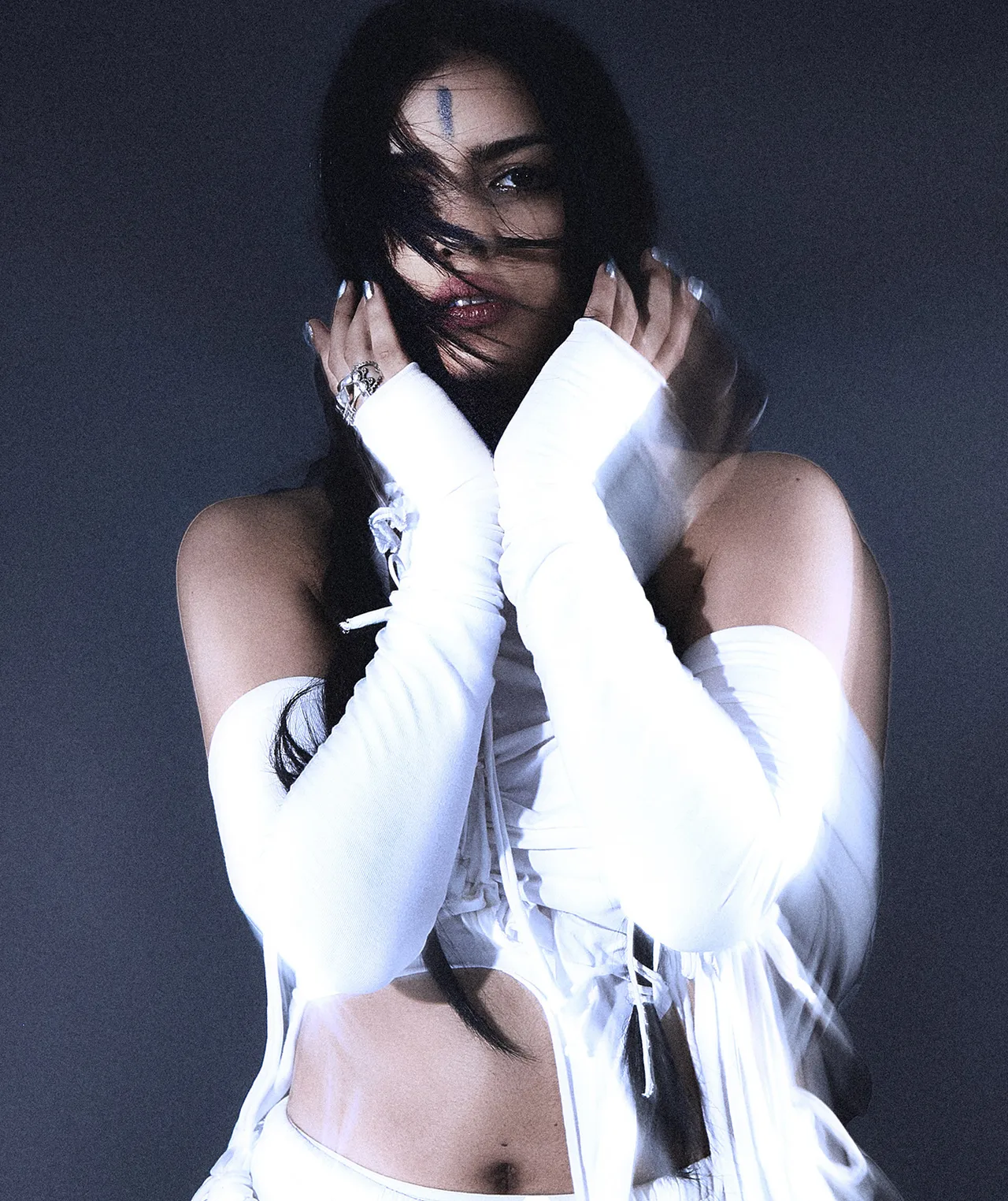 Yune Pinku Metalmagazine 2