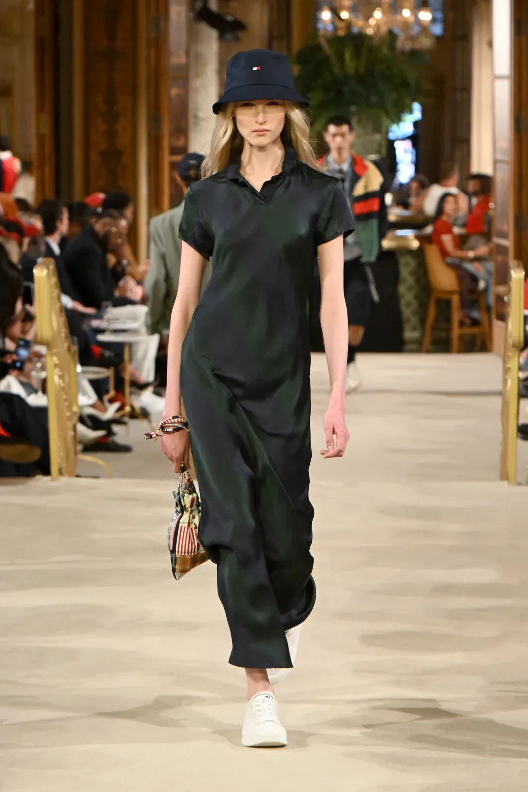 metal-tommy-hilfiger-spring-2027-18.webp