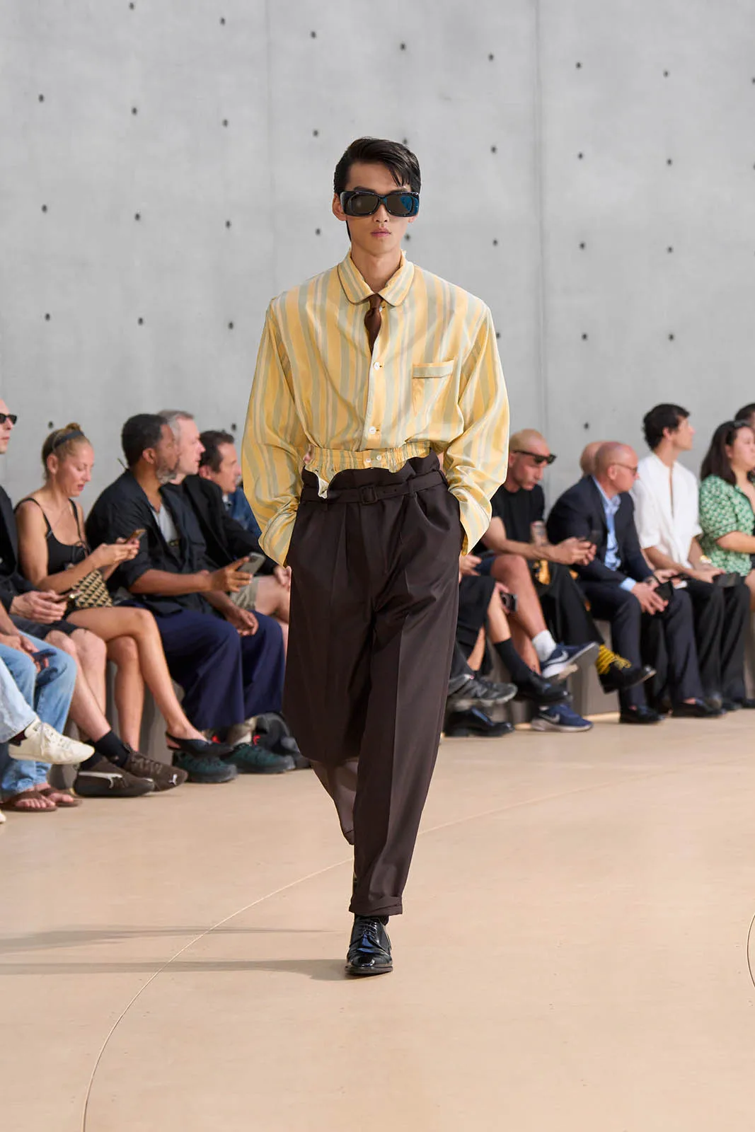 SAINT LAURENT_FASHION_SHOW_MEN_SUMMER26_RUNWAY_13