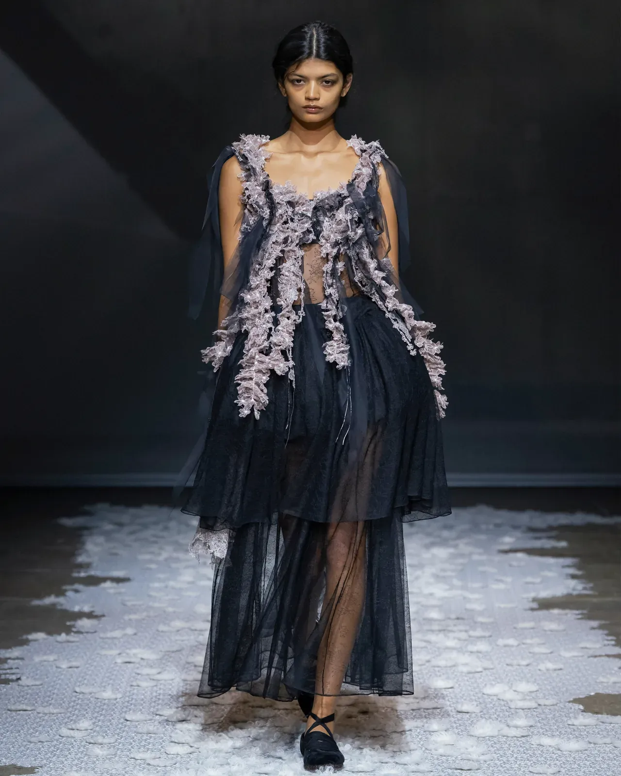 metal-london-fashion-week-ss27-pauline-dujancourt-05