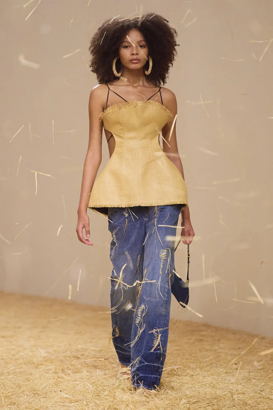 00052 Jacquemus Spring 2023 Ready to Wear Credit Gorunway