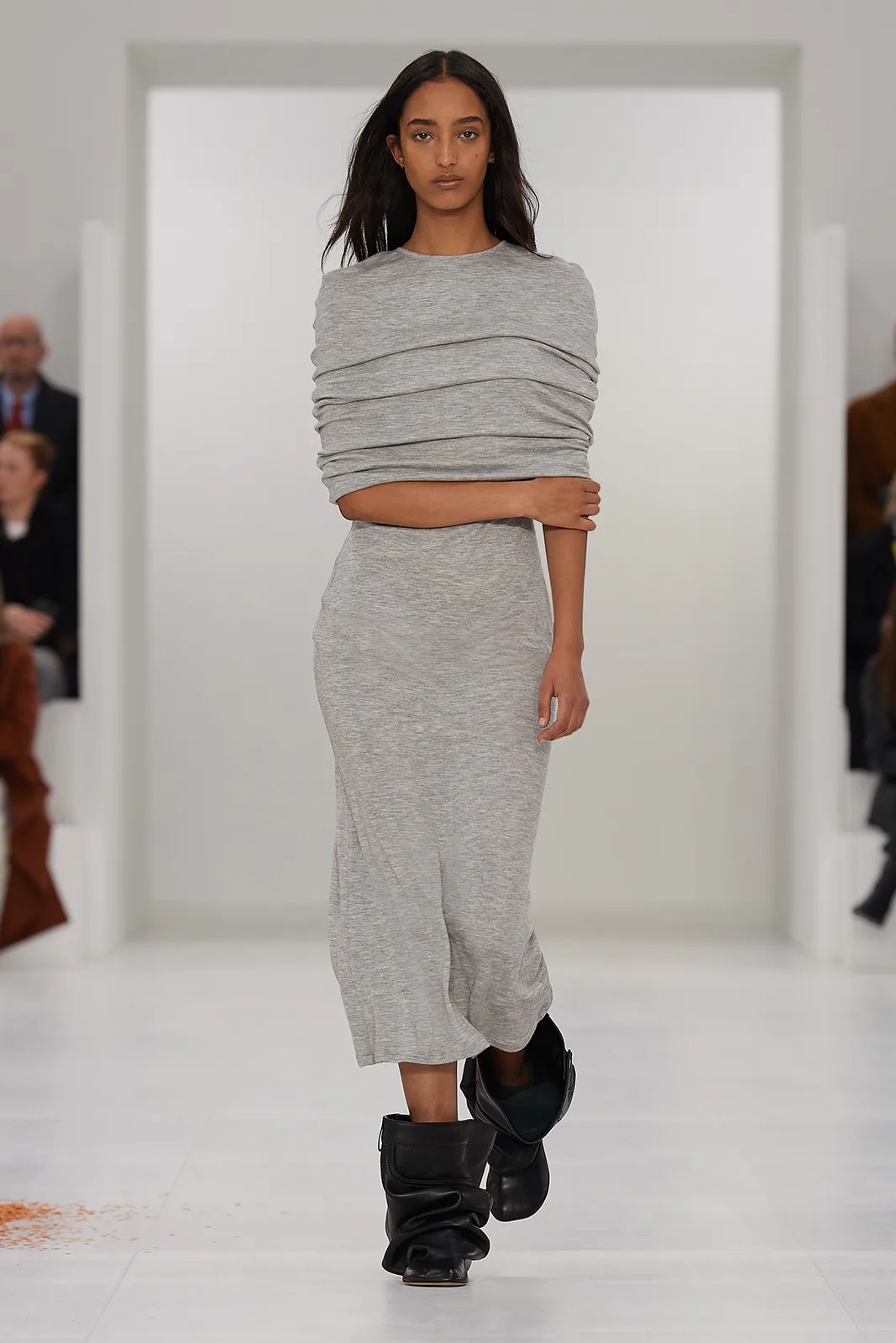 Loewe F W23 Ww Show Runway Look 23