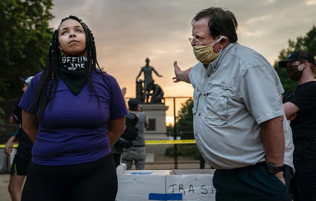 002 World Press Photo of the Year Nominee Evelyn Hockstein for the Washington Post