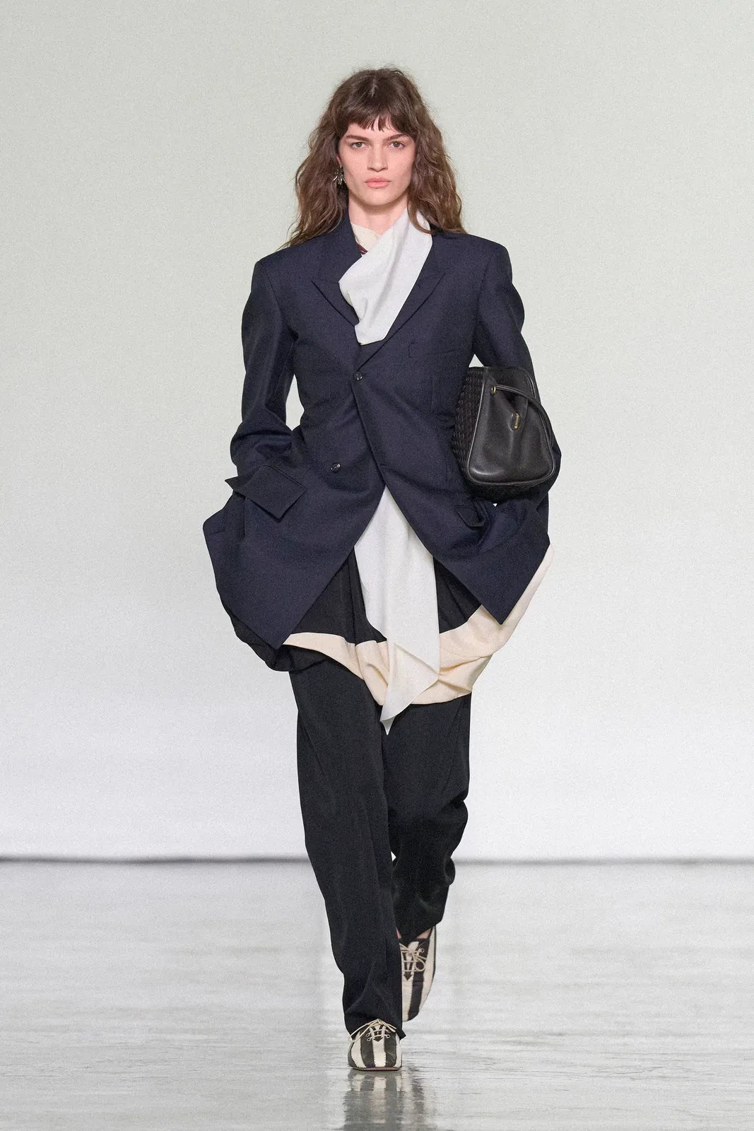 metal-bottega-veneta-ss-2027-33.webp