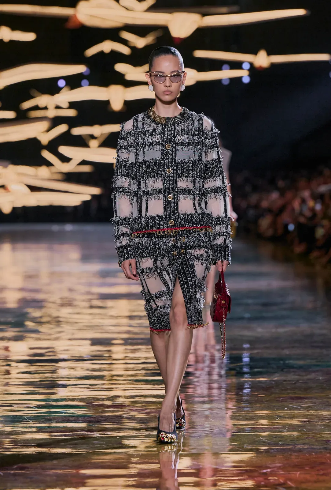 metal-chanel-ss27-44