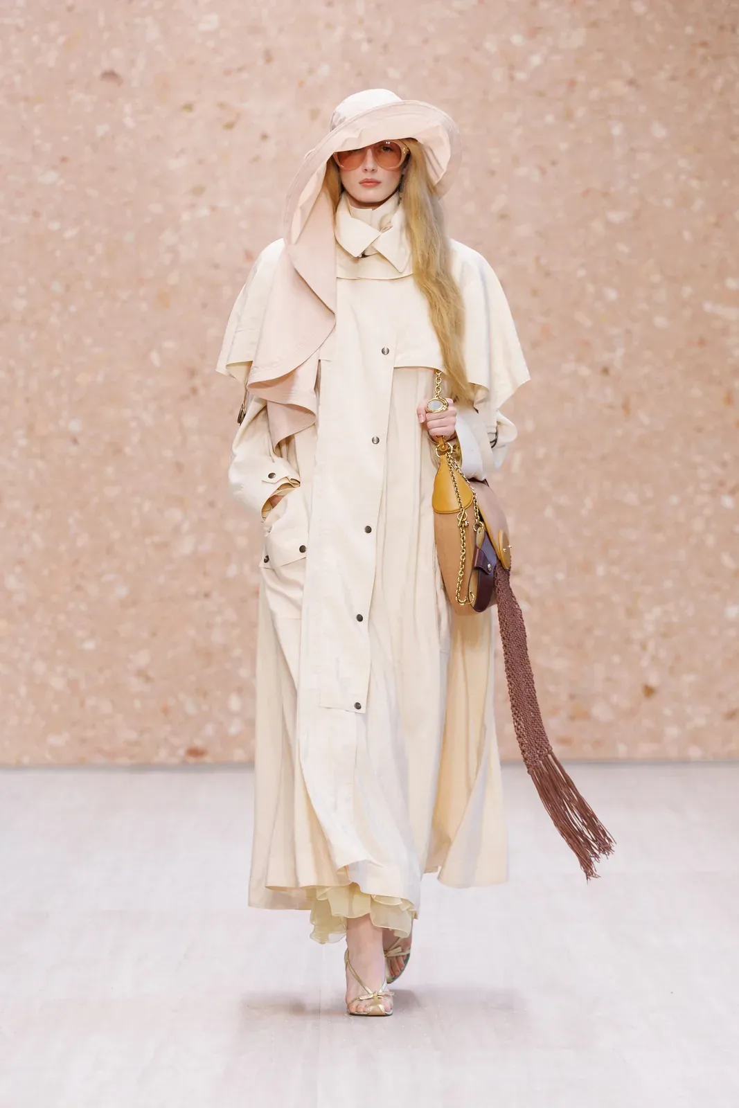 metal-chloe-ss27-22