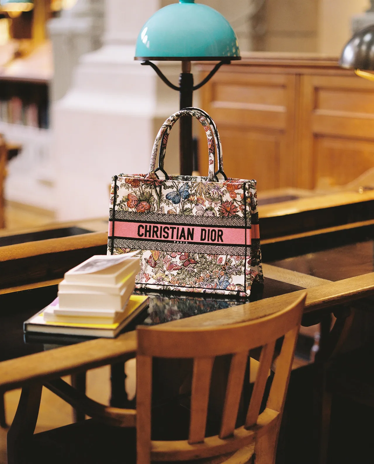 Dior_Book_Tote_Club_2
