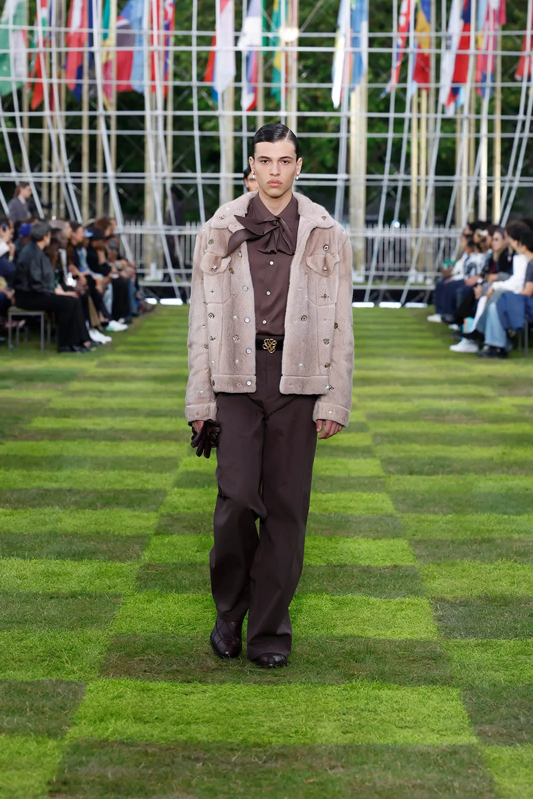 LOUIS-VUITTON-SPRING-SUMMER-2025_9