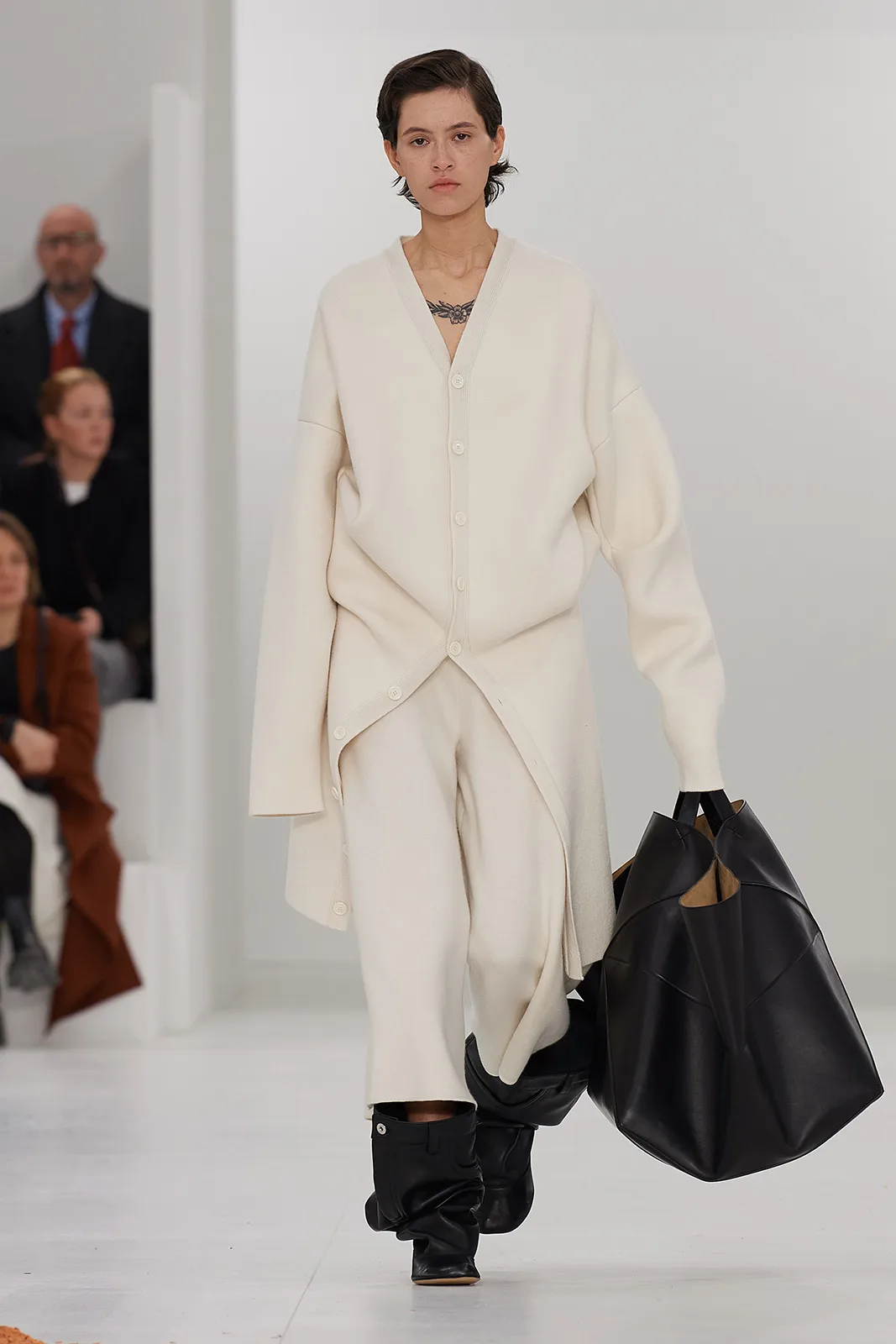 Loewe F W23 Ww Show Runway Look 45