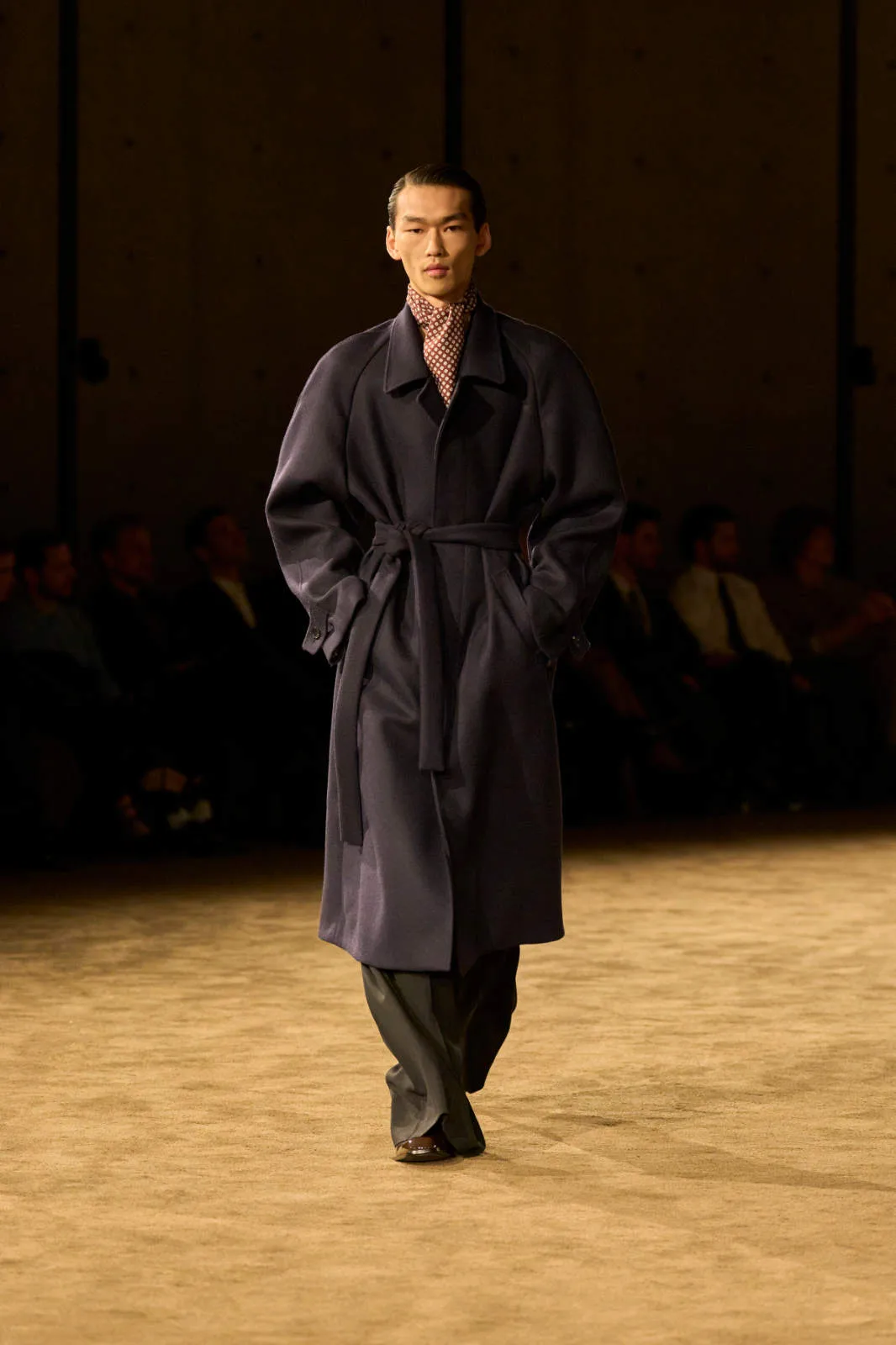 SAINT_LAURENT_FASHION_SHOW_MEN_WINTER26_RUNWAY_HR_26