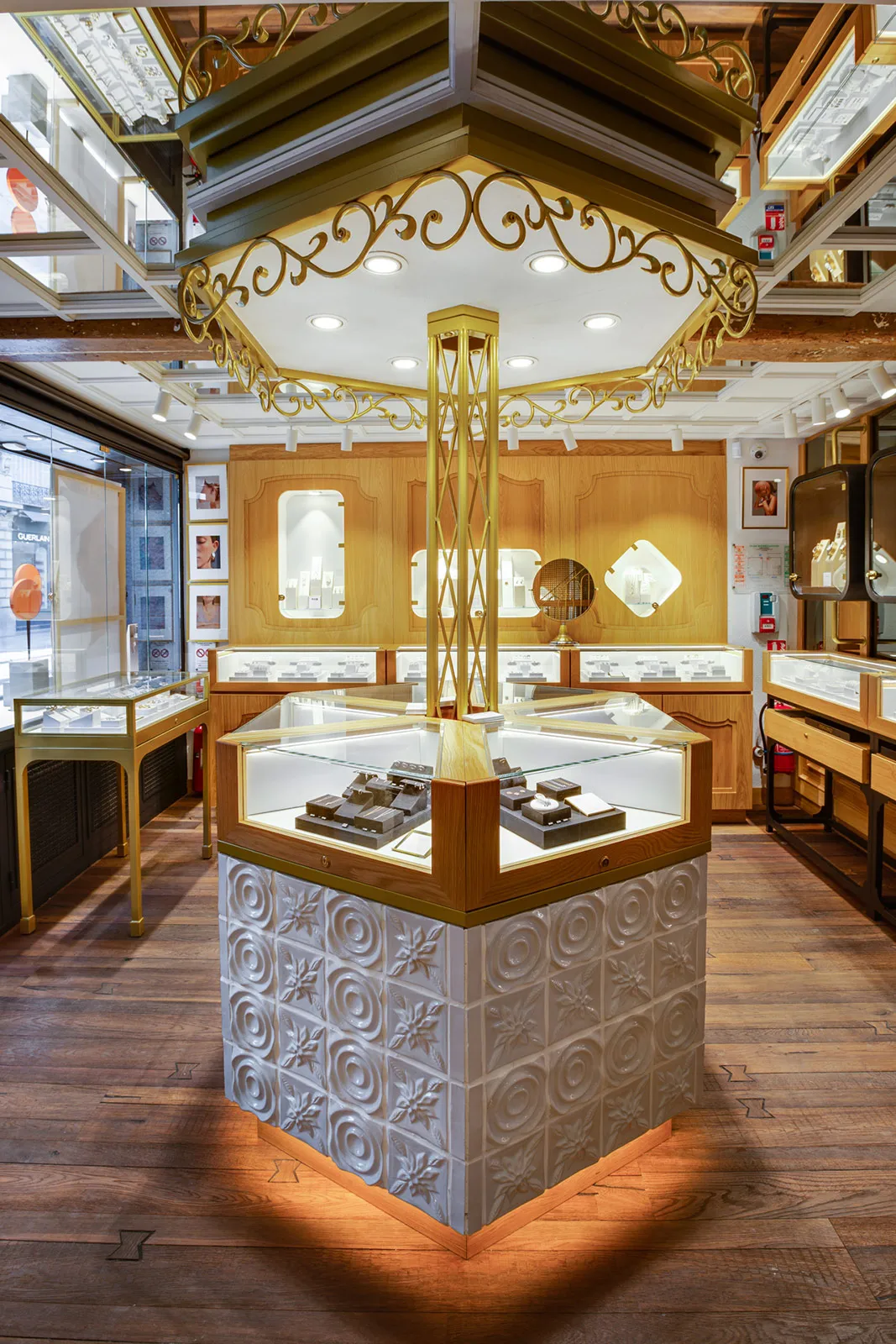Aristocrazy Paris Le Marais 1
