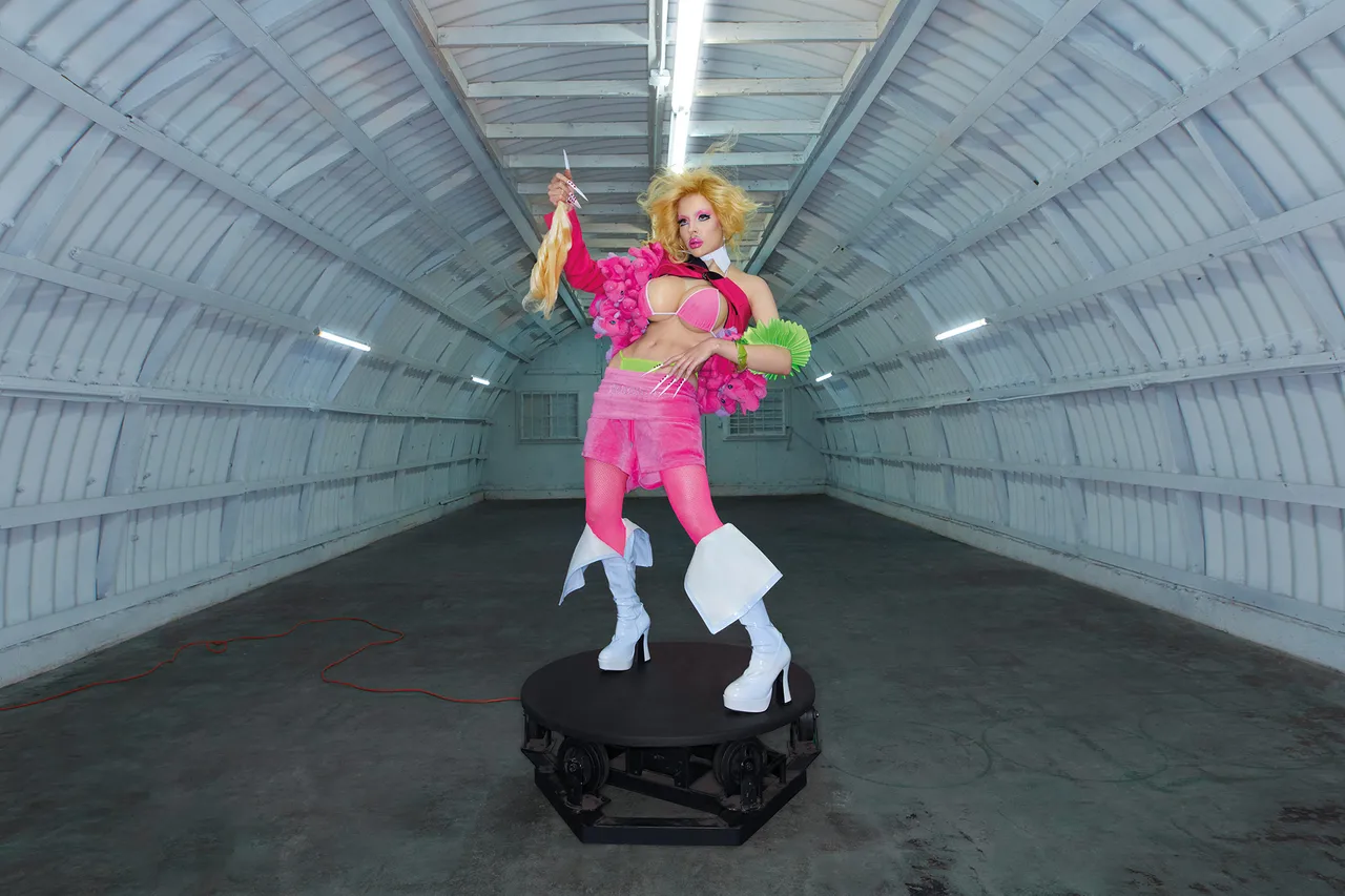 Dorian Electra Metalmagazine 2