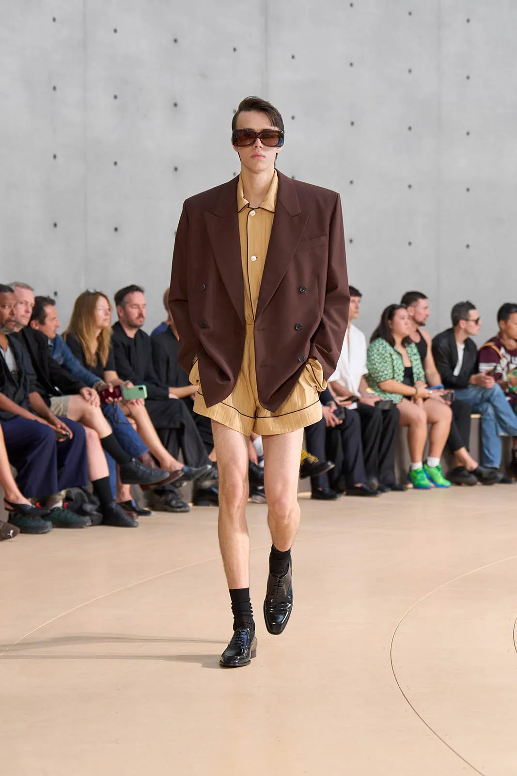 SAINT LAURENT_FASHION_SHOW_MEN_SUMMER26_RUNWAY_15