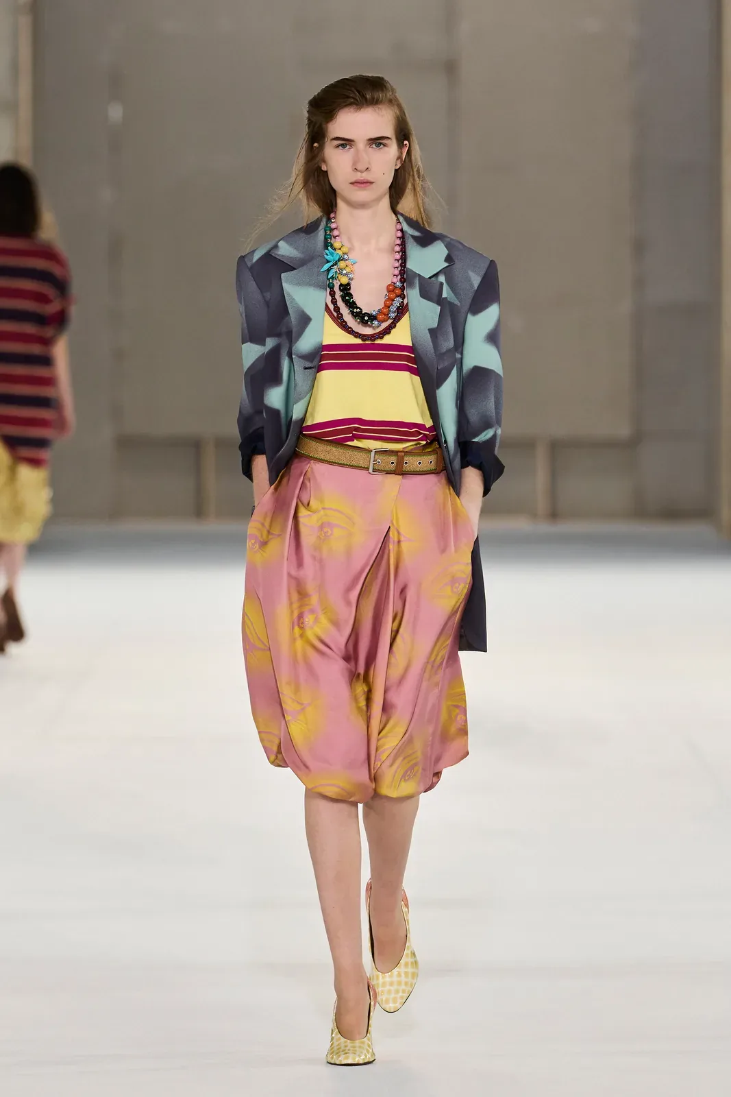 metal-dries-van-noten-ss27-37