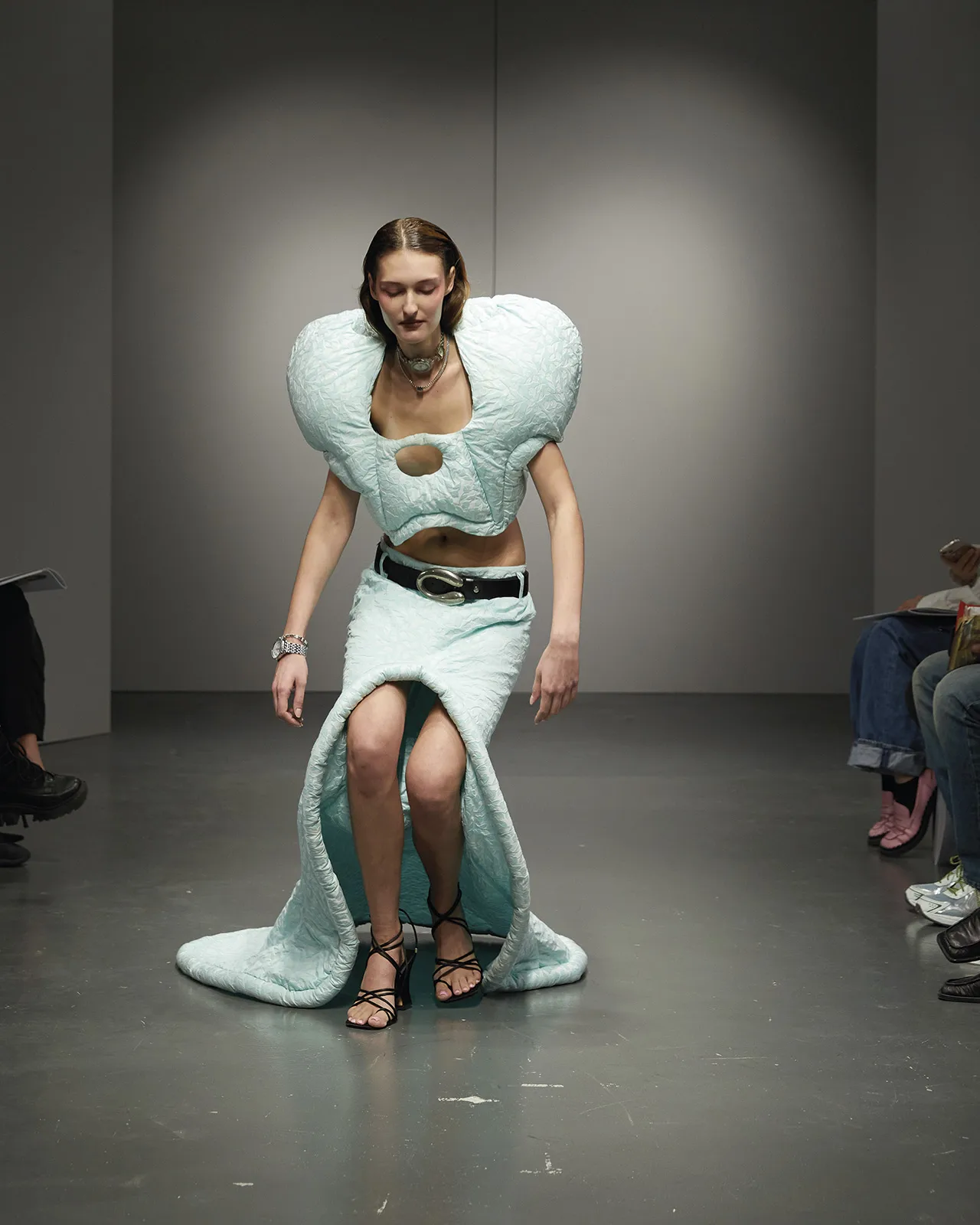 Avavav Runway Loo K9