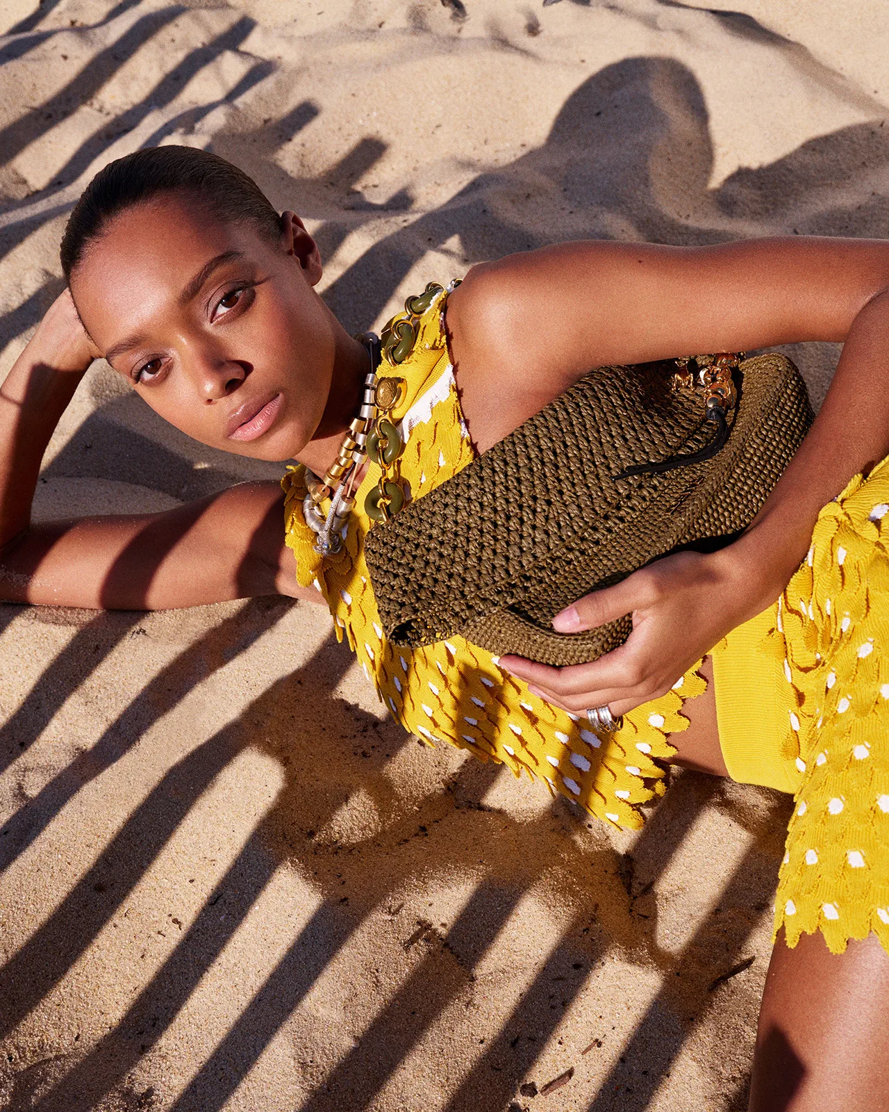 LOEWE_FW25_PAULAS_IBIZA_MAIN_CAMPAIGN_12