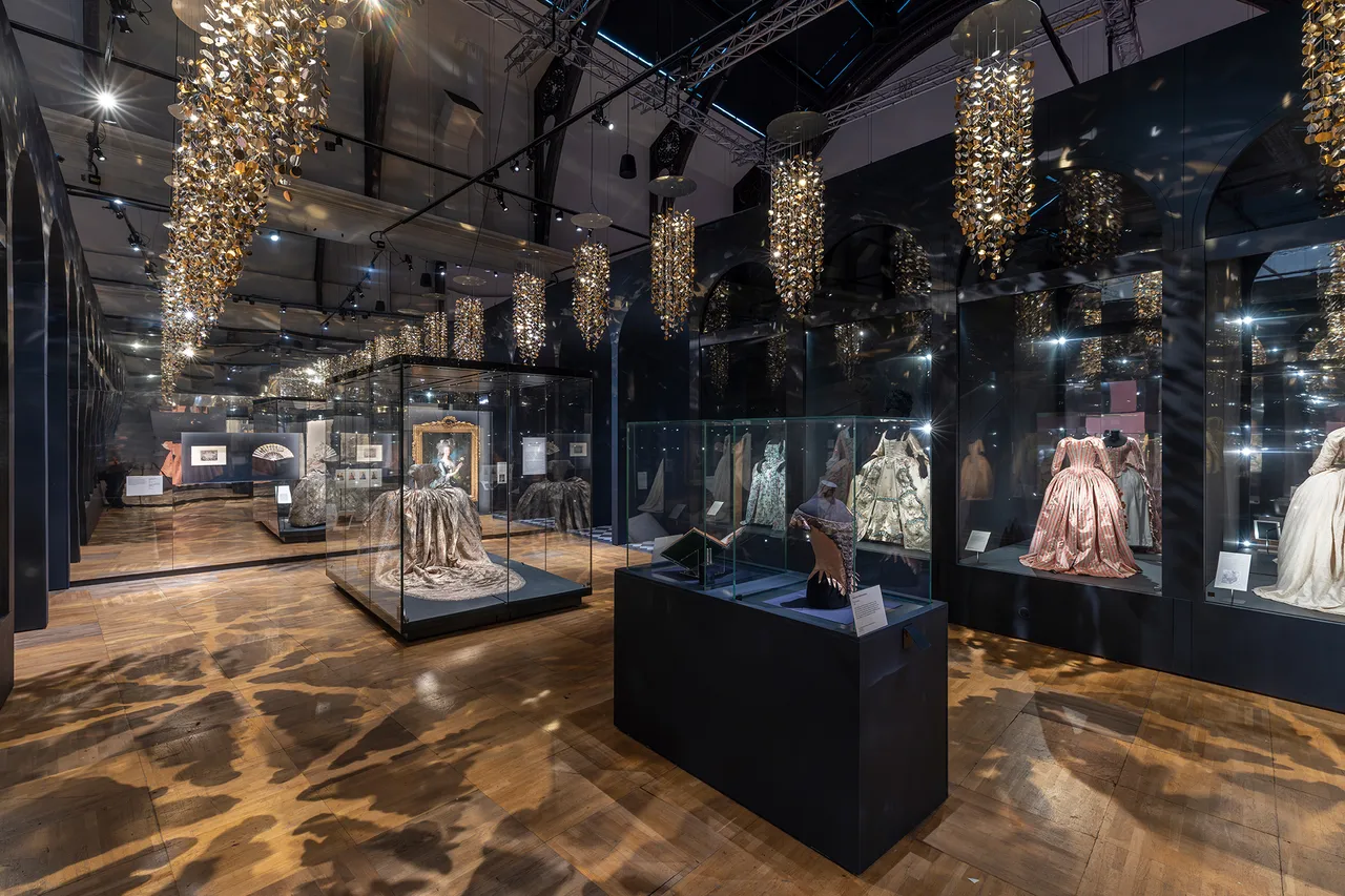 Victoria-and-Albert-Museum-London-3