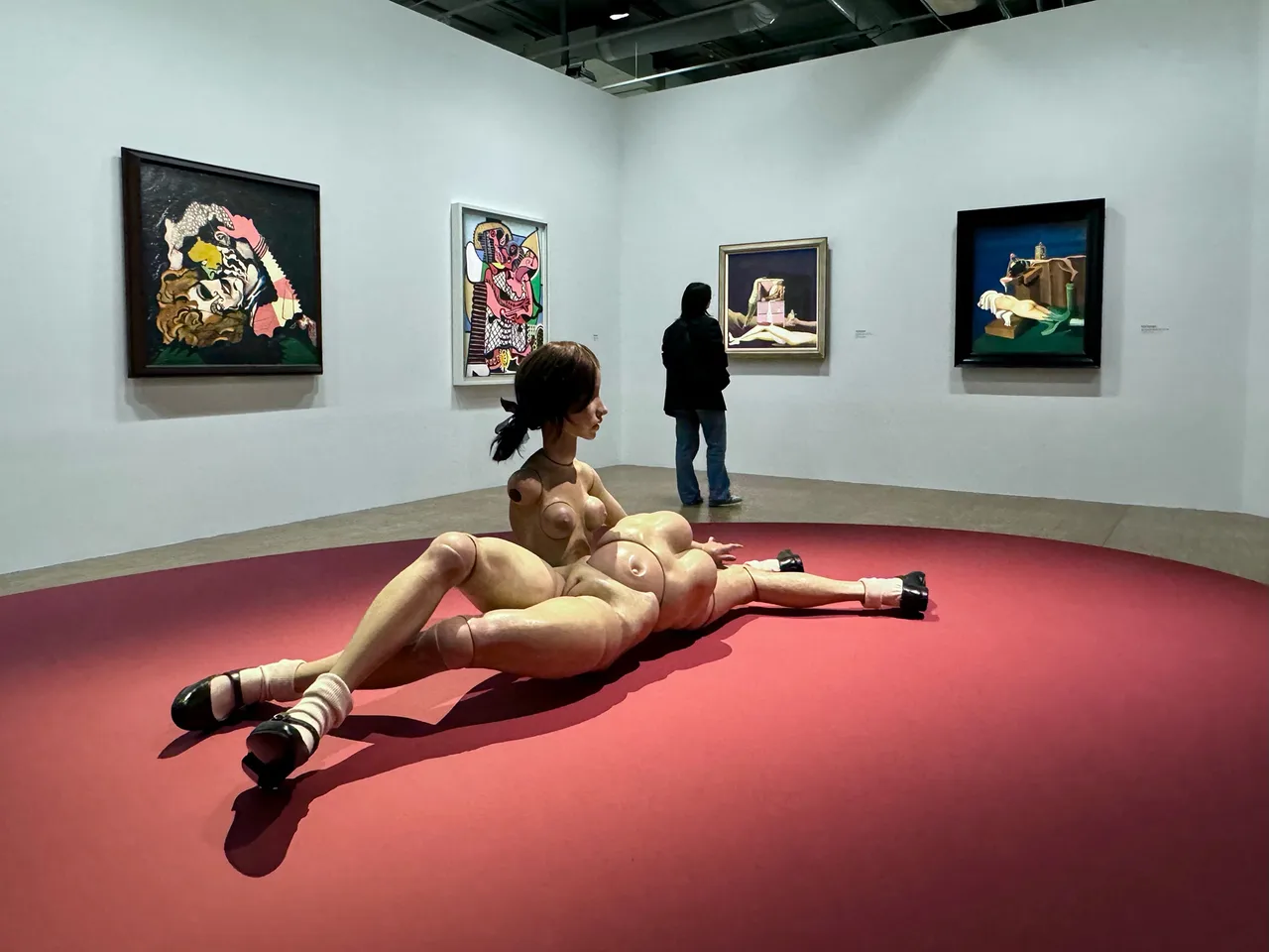 Surréalisme-Muñecas-Hans-Bellmer-copia