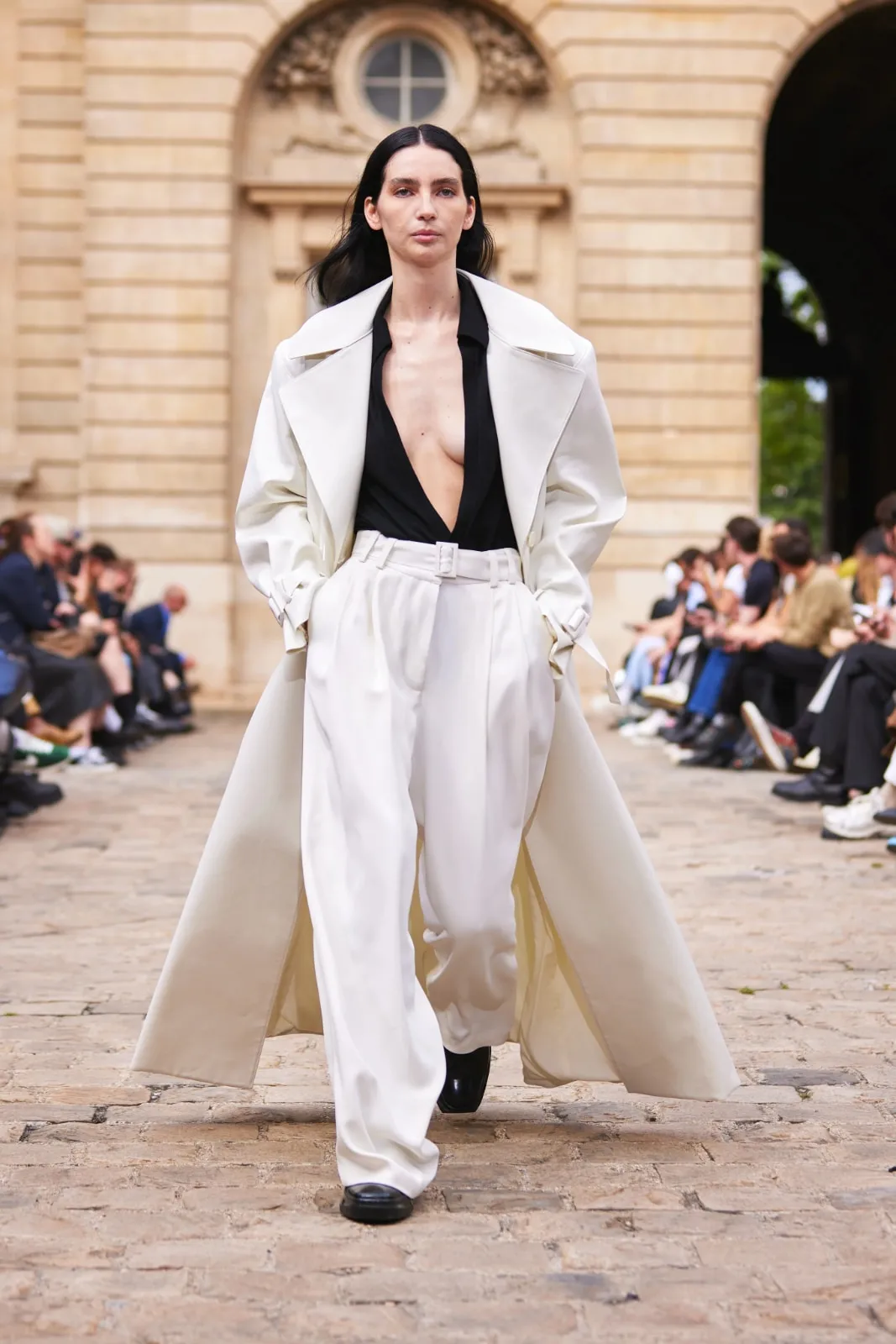 LGN_ss25_runway_press_look50.jpg