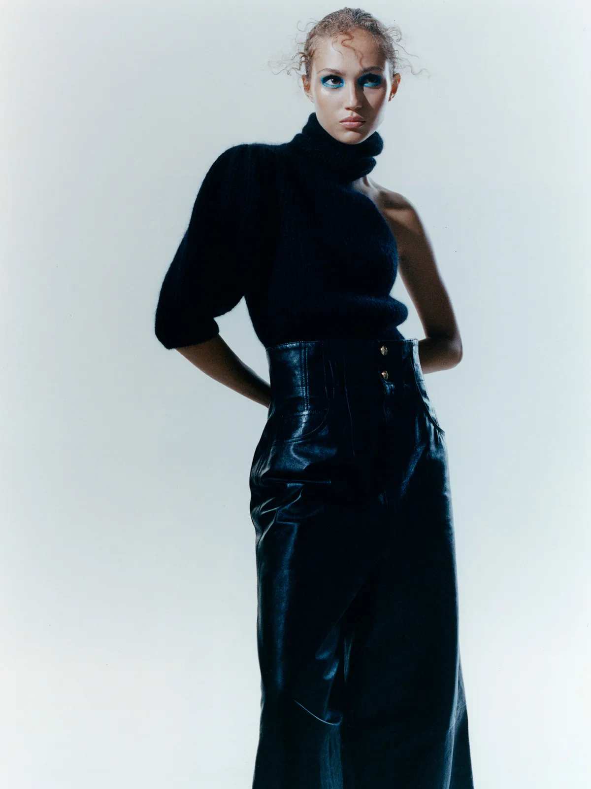 Lola Banet Metalmagazine 14