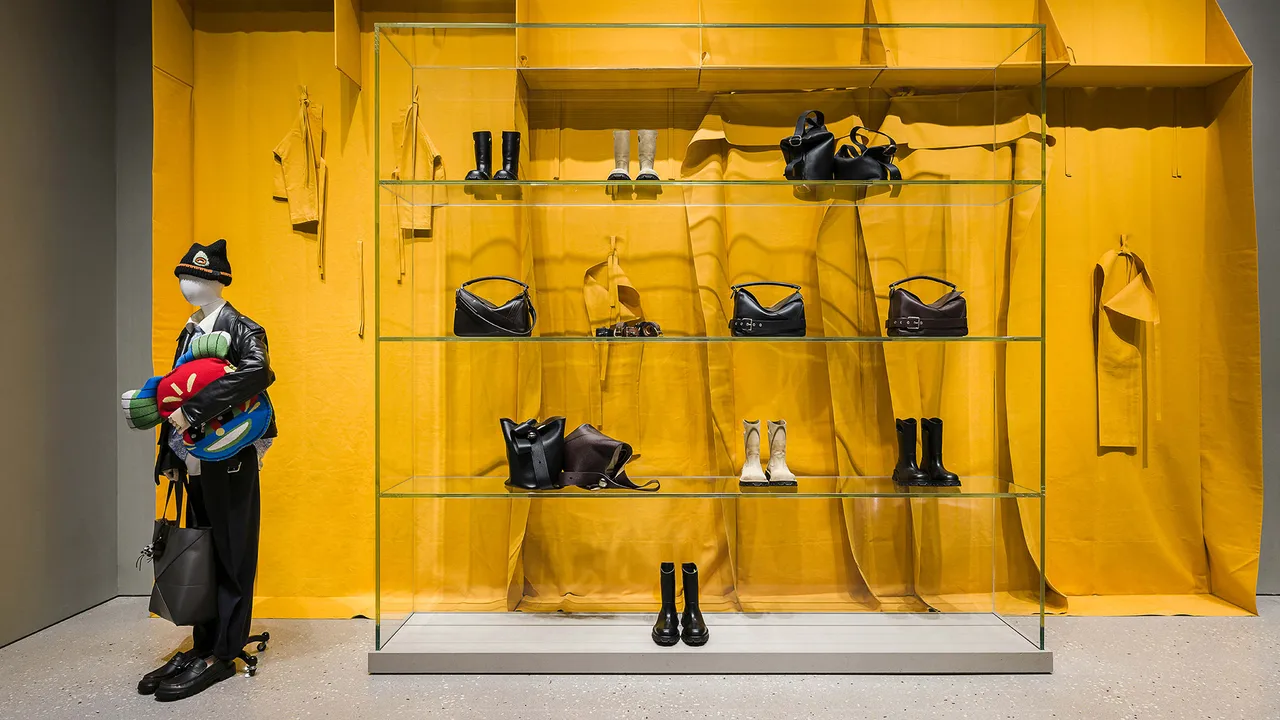 Loewe-Montaigne_7