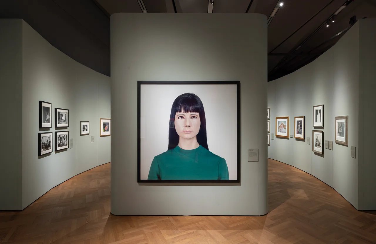 Installation-images-of-'Fragile-Beauty-at-VA-South-Kensington--Victoria-and-Albert-Museum-London-3