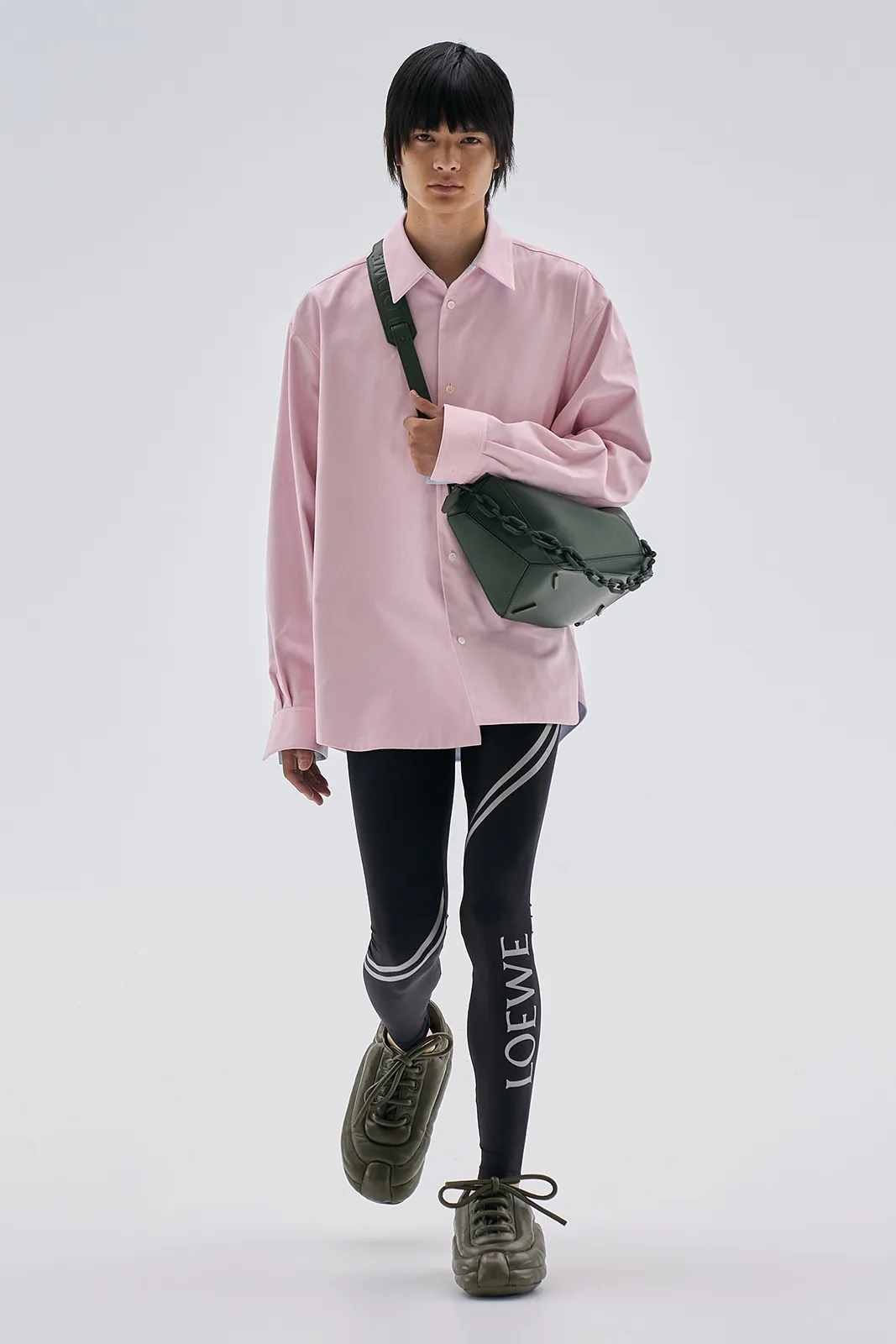 Loewe S S23 Mens Show Runway Look 29 Front Rgb Cropped 2x3 29