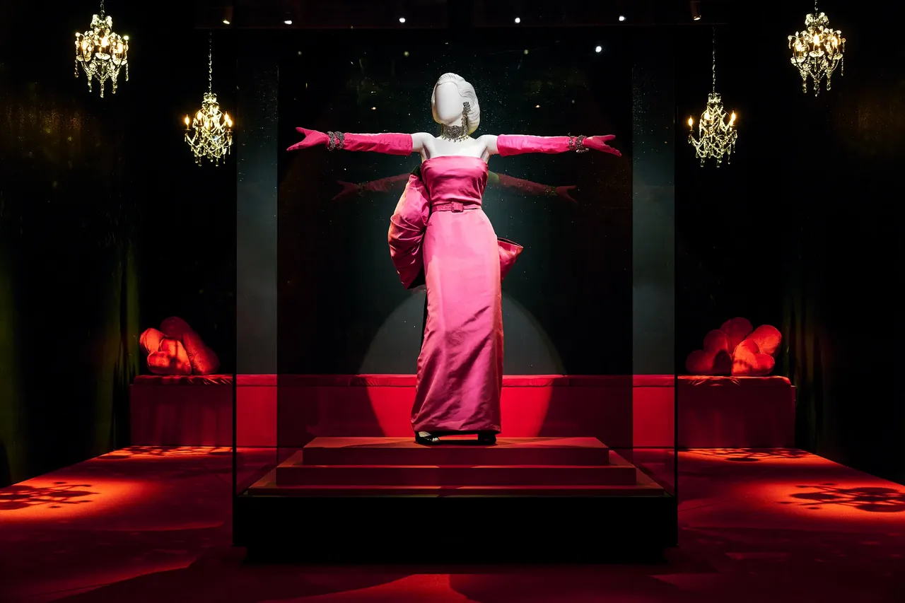 metal-marilyn-monroe-edit-05