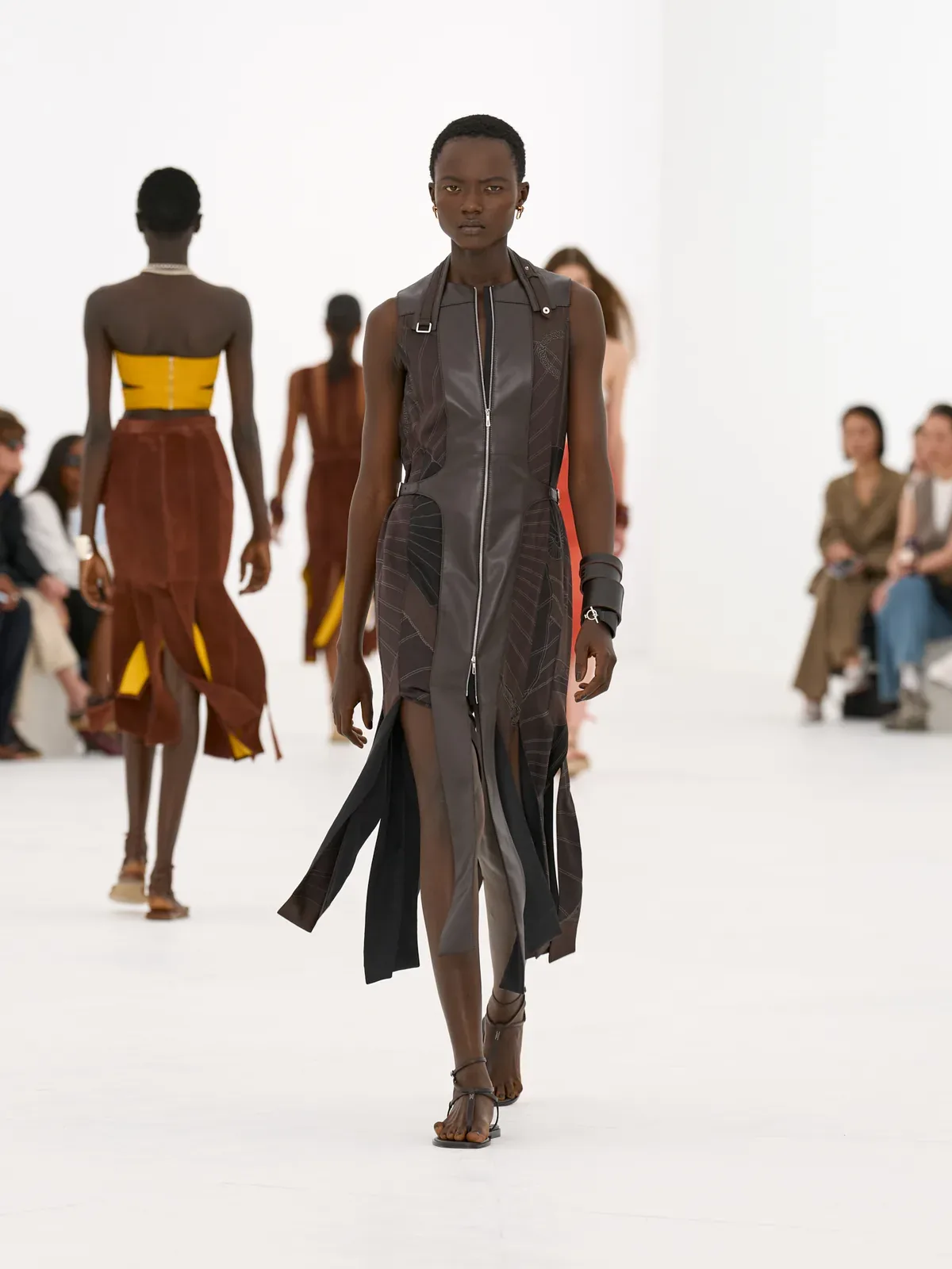 metal-hermes-ss27-37