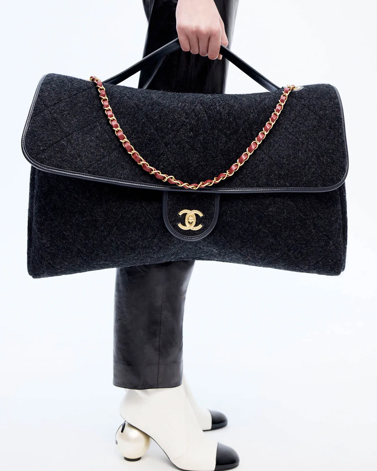 chanel_the-fw-2025-26-rtw-collection_copyright-chanel-3